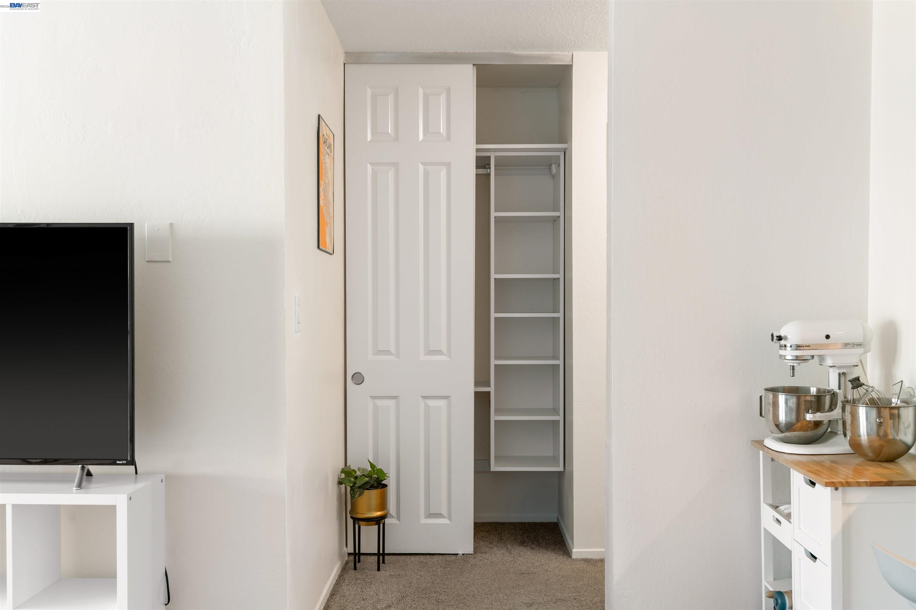Photo #8: 41135630 Listing: Photo #8