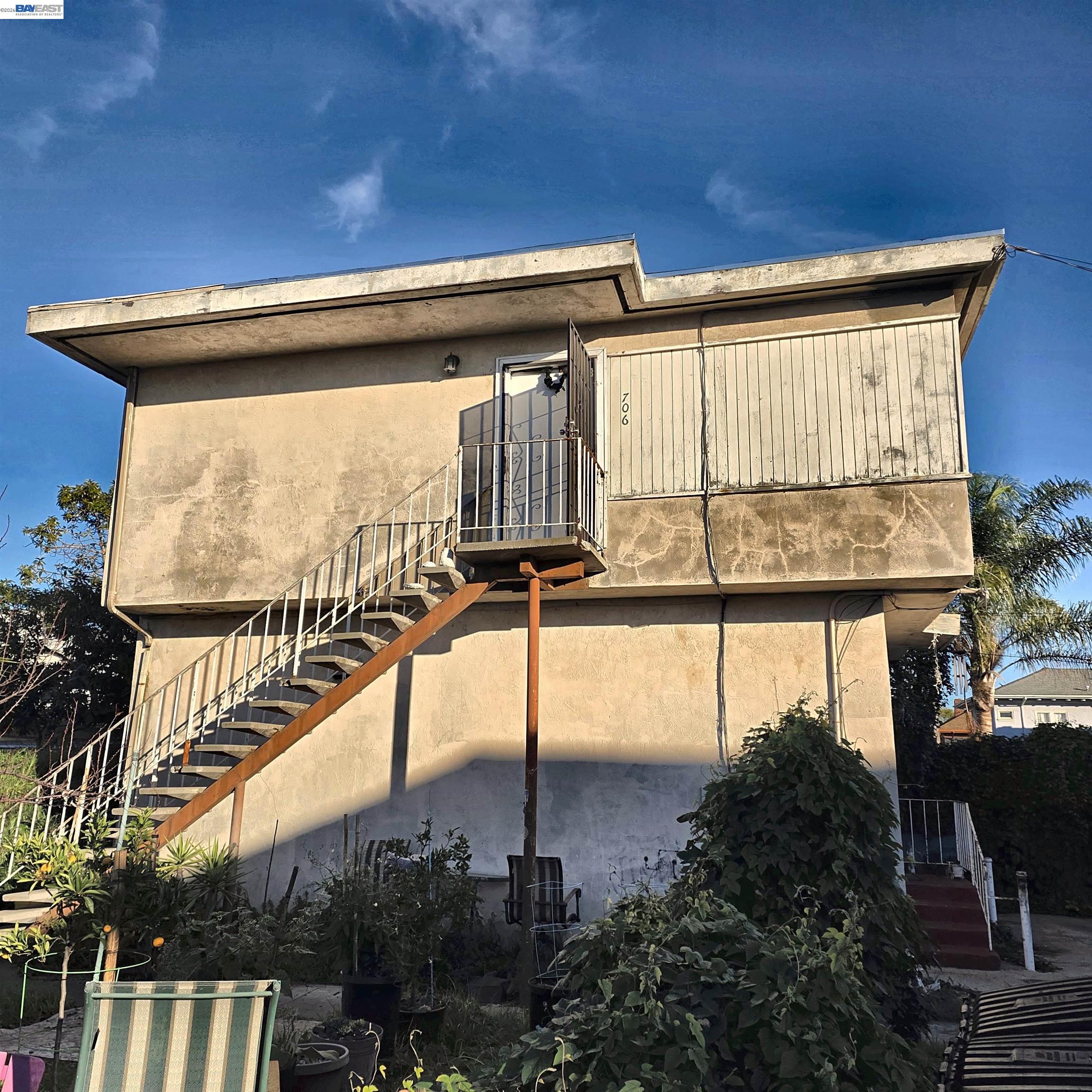 708 30Th St, Oakland CA 94609 — photo 2