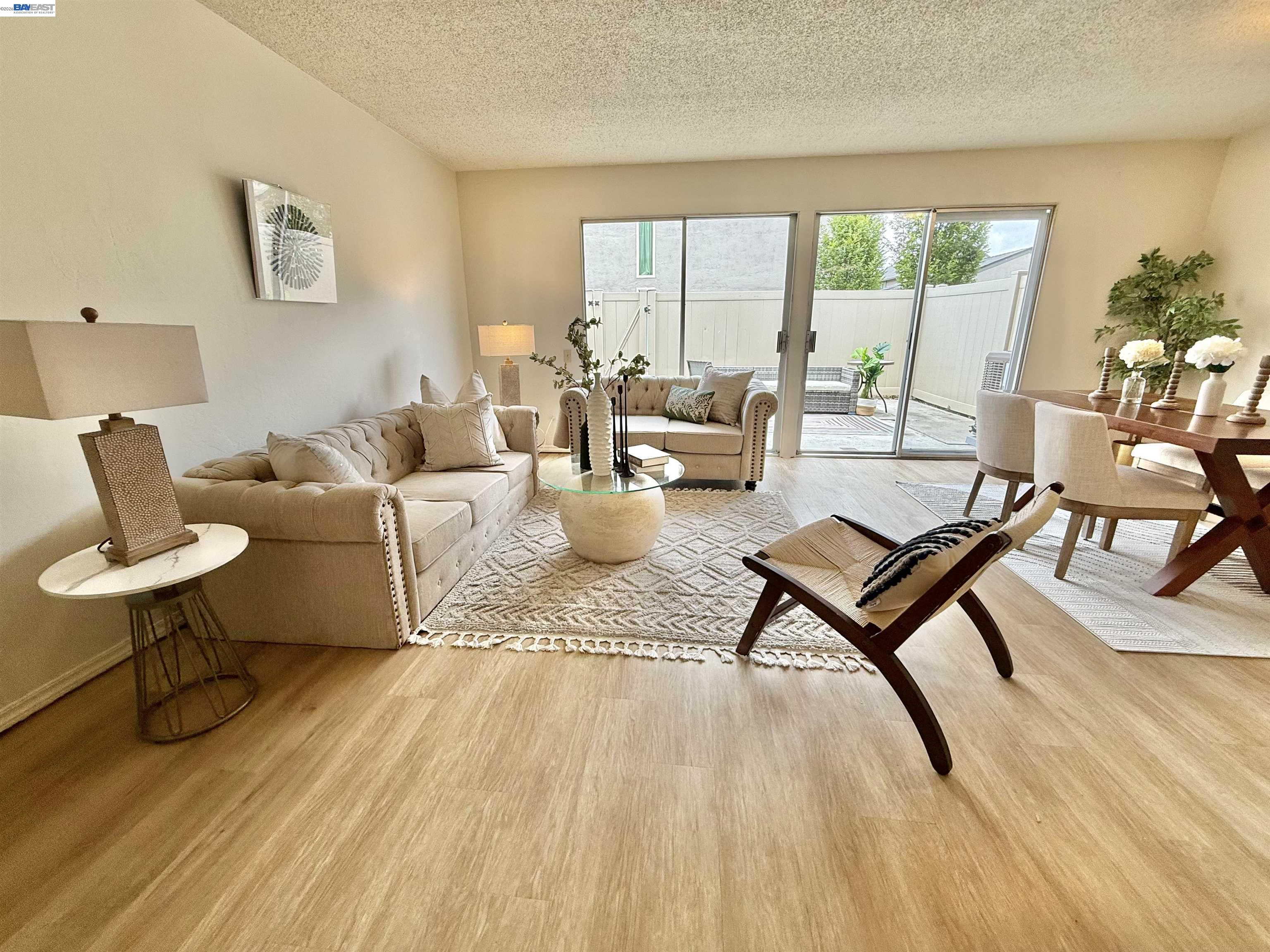 Photo #2: 41135645 Listing: Photo #2