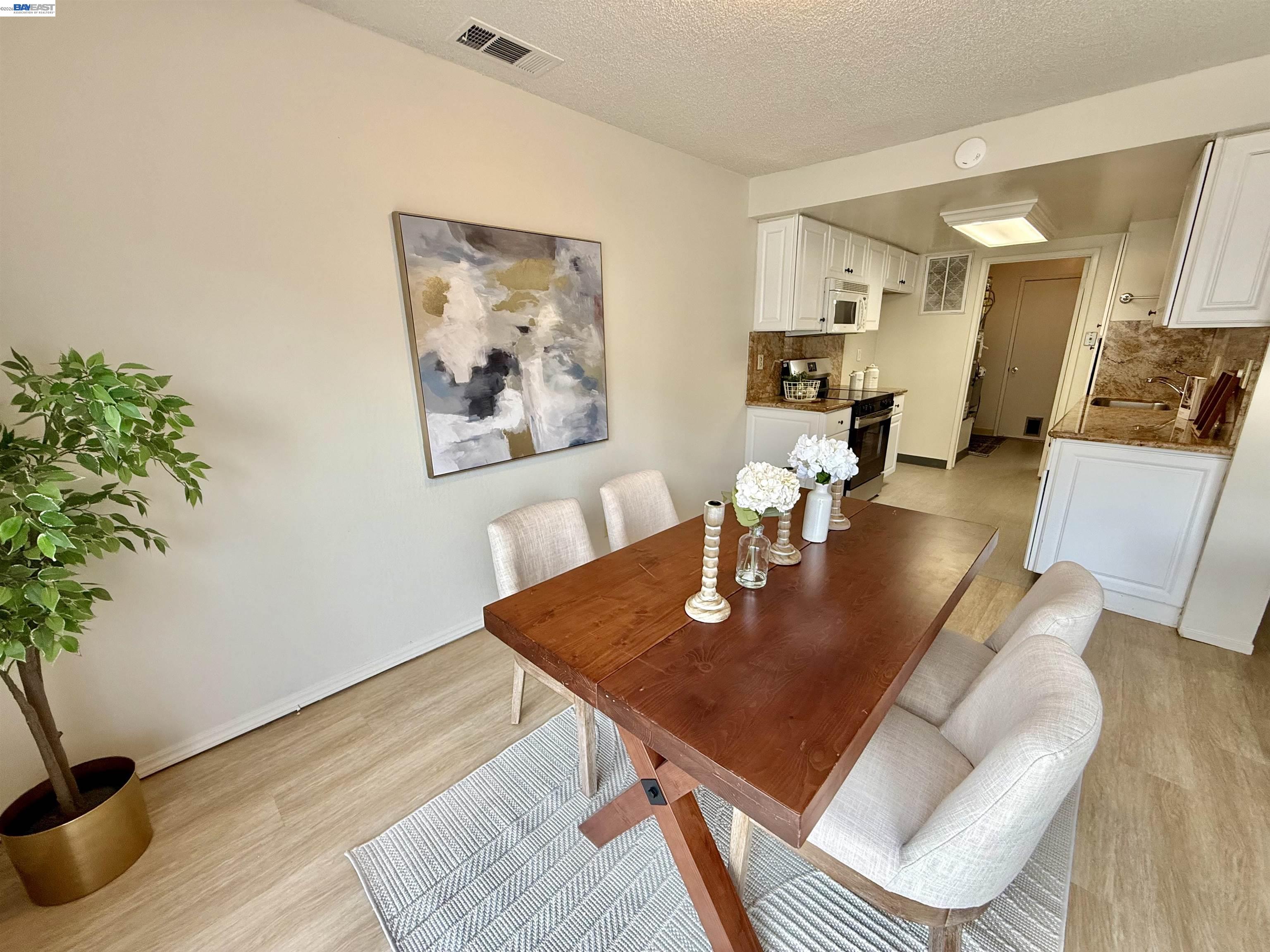 Photo #11: 41135645 Listing: Photo #11
