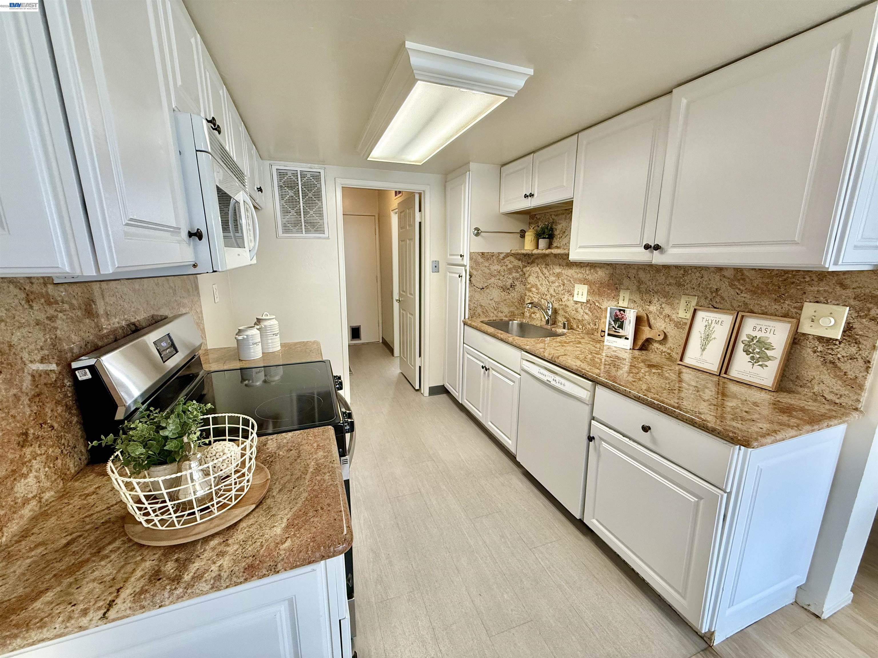 Photo #13: 41135645 Listing: Photo #13