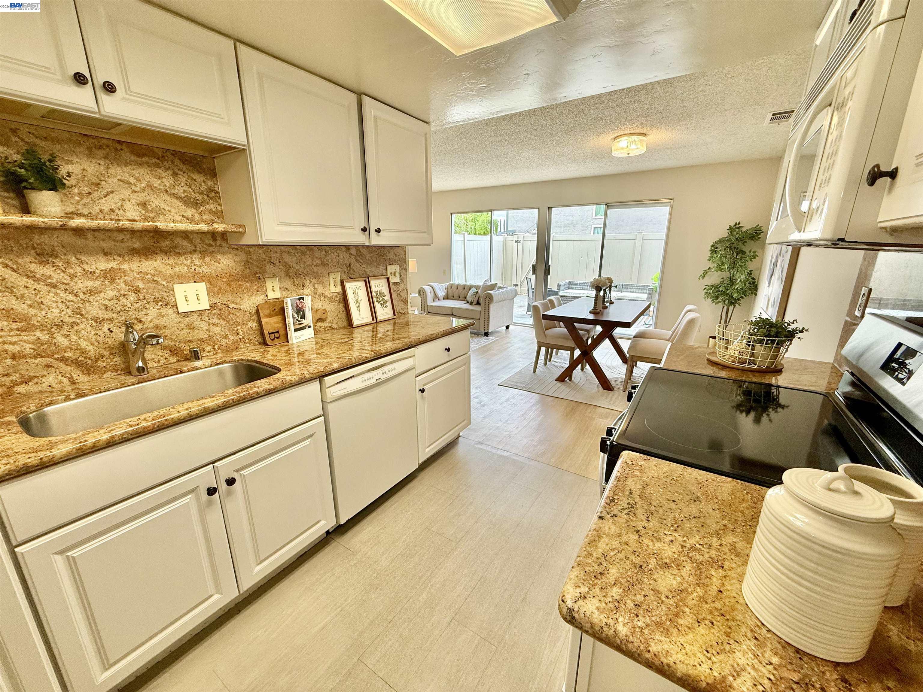 Photo #15: 41135645 Listing: Photo #15