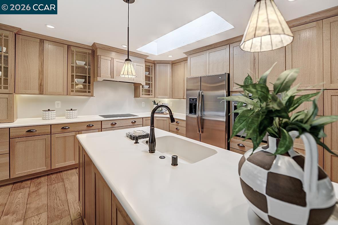 Photo #2: 41135721 Listing: Photo #2