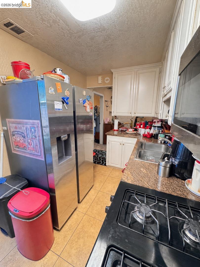 2236 E Stadium DR, Stockton CA 95205 — photo 8