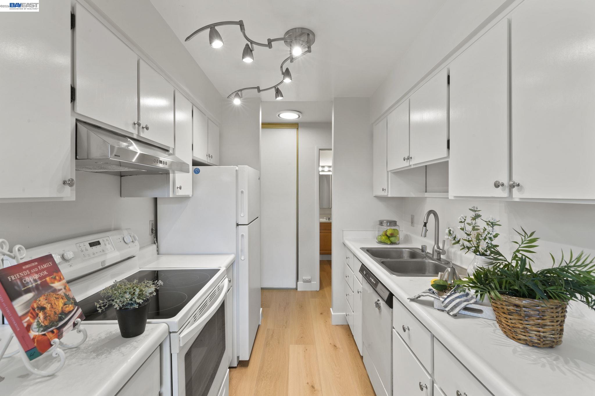 Photo #11: 41135738 Listing: Photo #11