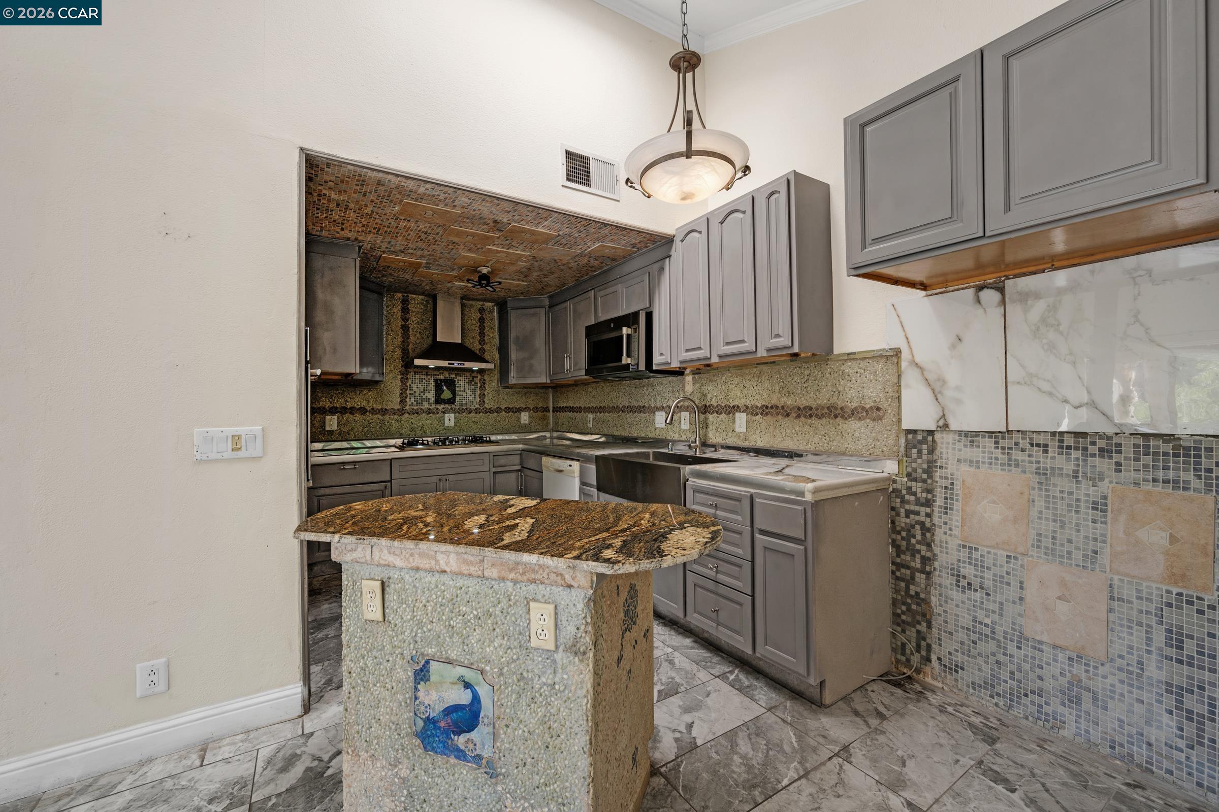 Photo #9: 41135744 Listing: Photo #9