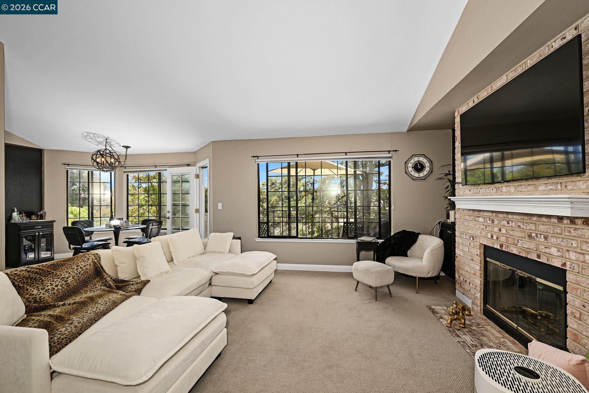 Photo #2: 41135745 Listing: Photo #2