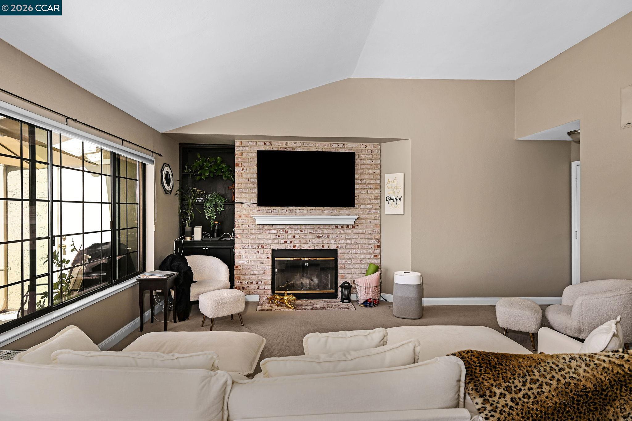 Photo #3: 41135745 Listing: Photo #3