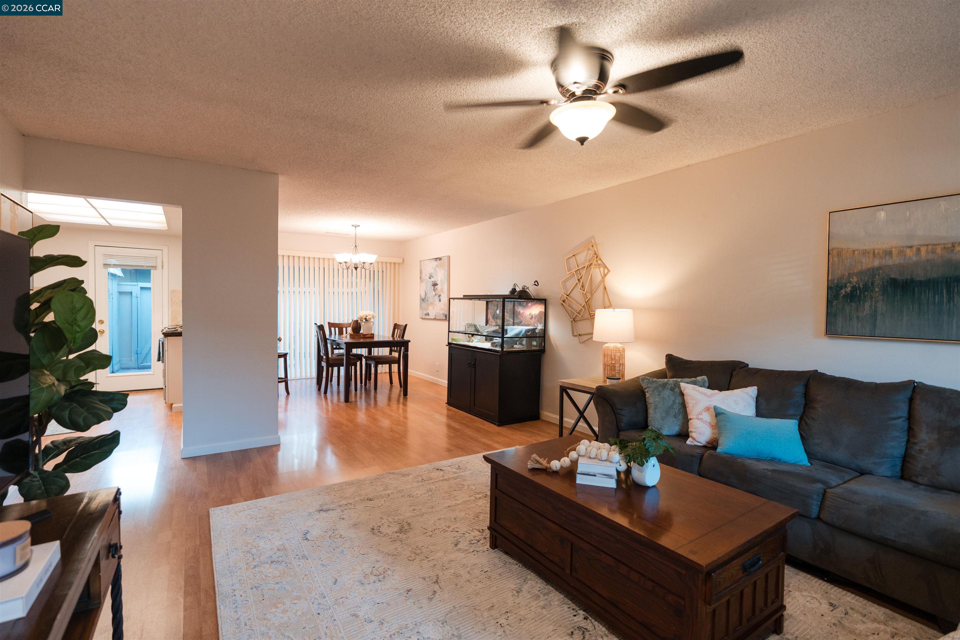 Photo #4: 41135783 Listing: Photo #4