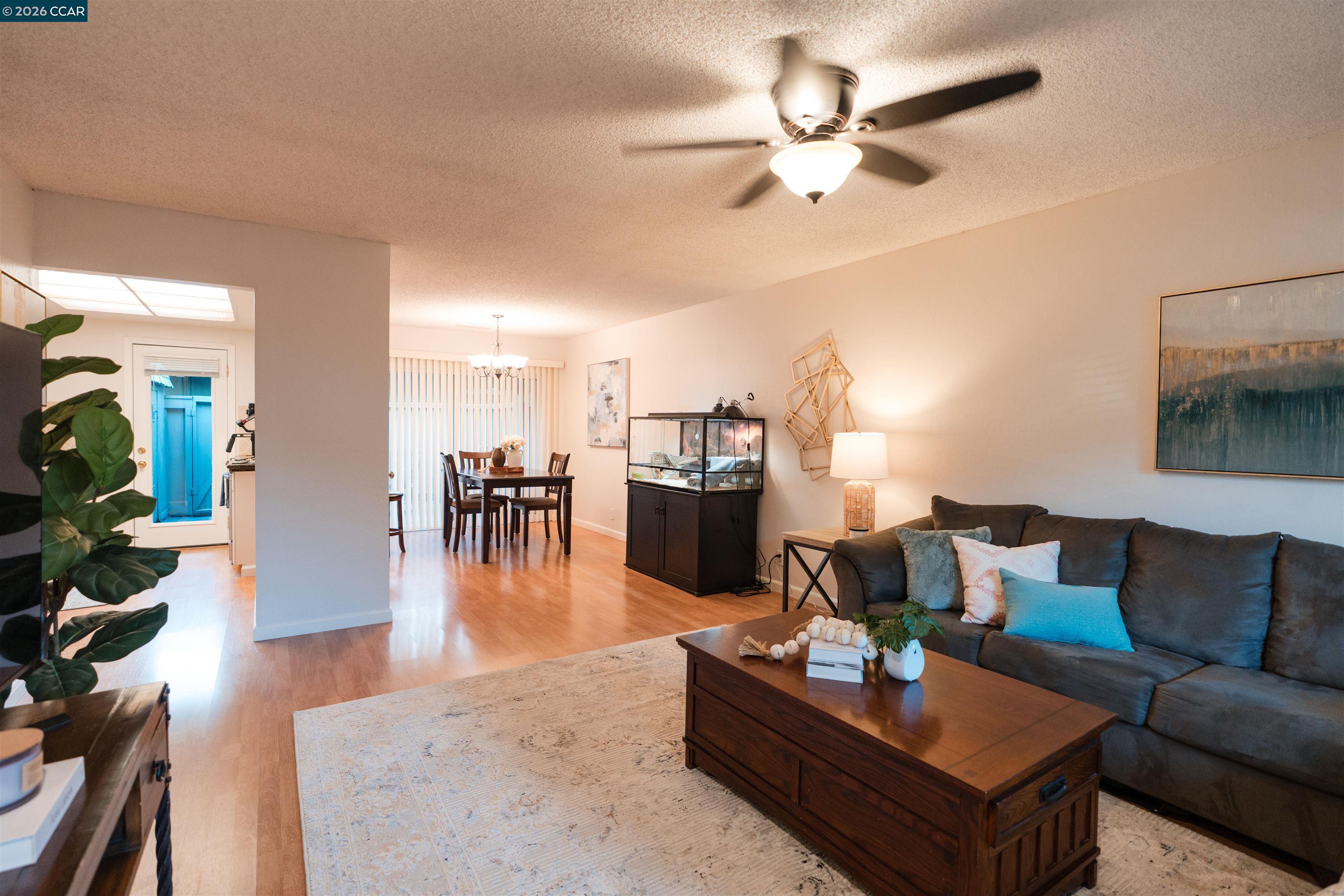 Photo #5: 41135783 Listing: Photo #5