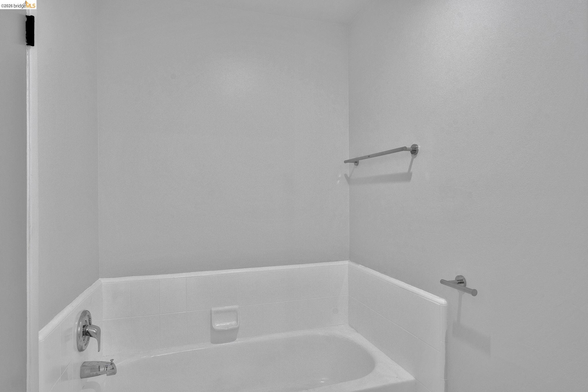 Photo #26: 41135791 Listing: Photo #26