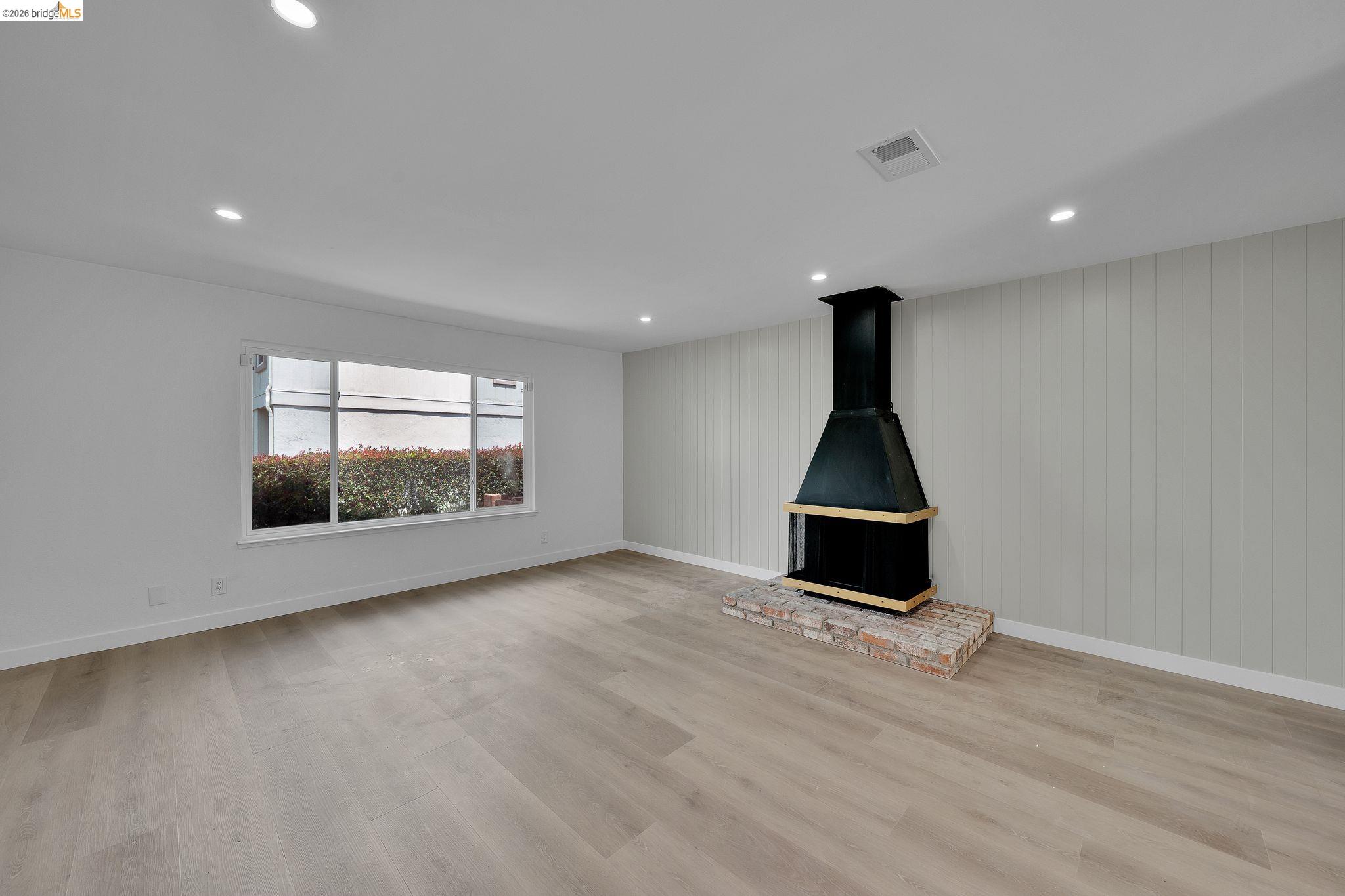Photo #8: 41135791 Listing: Photo #8