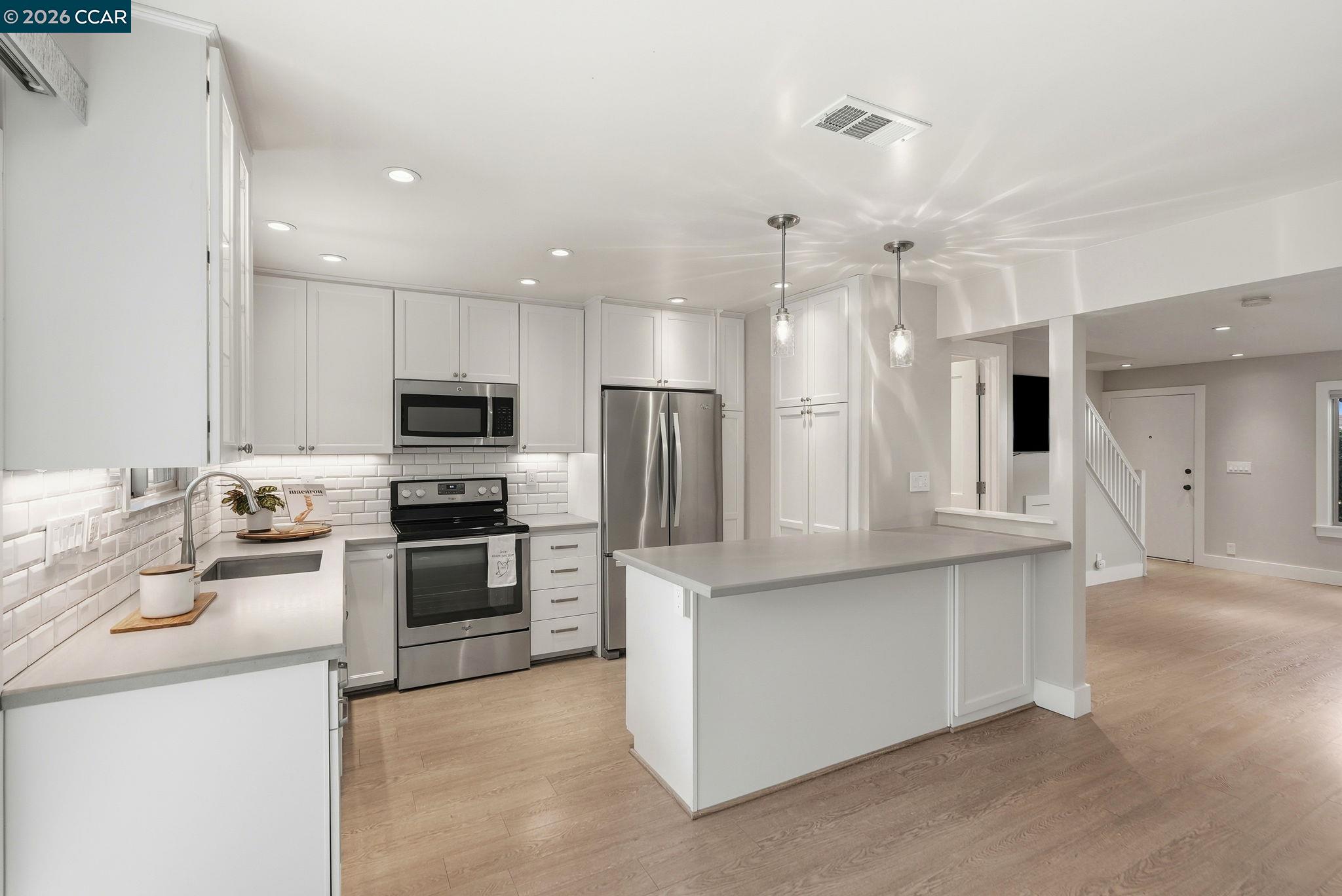 Photo #1: 41135813 Listing: Photo #1