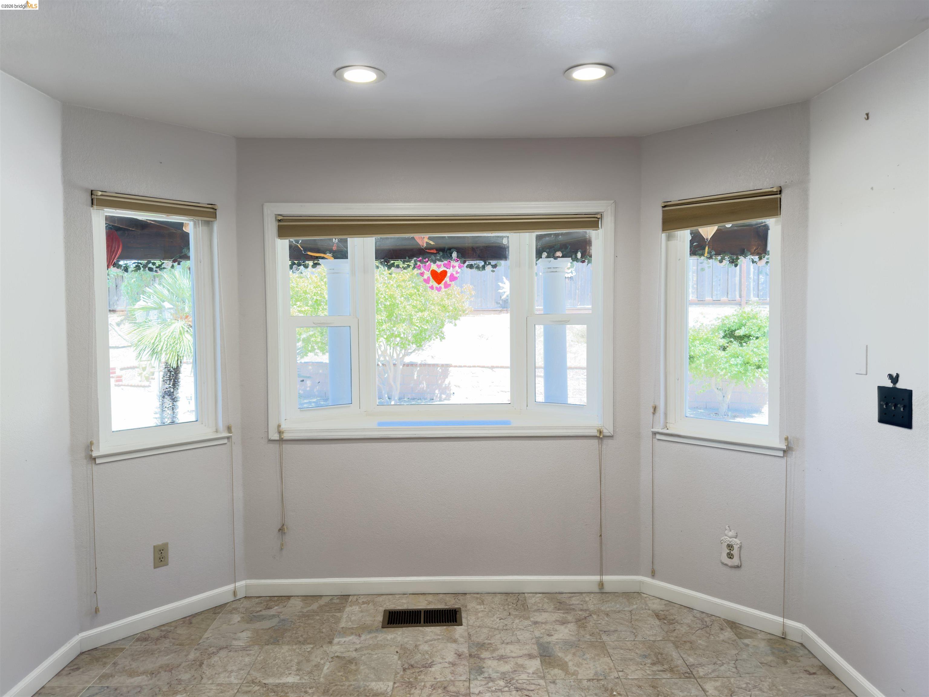 10 live Oak, Pittsburg CA 94565 — photo 10