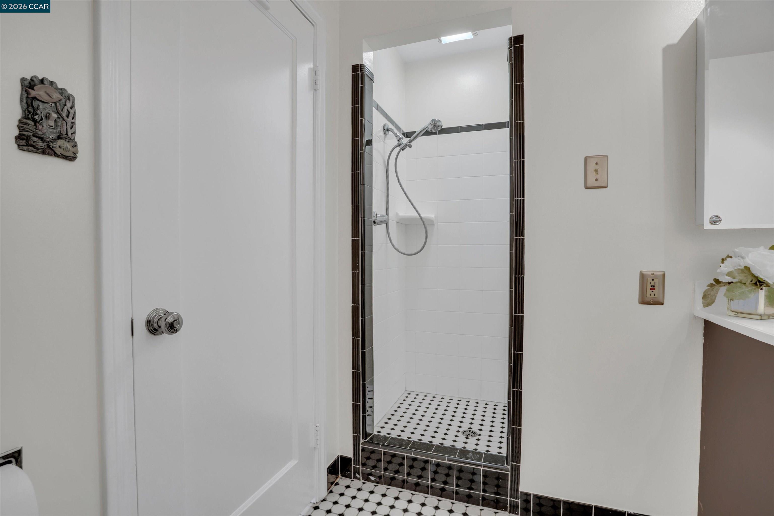 144 Roslyn Dr, Concord CA 94518 — photo 15