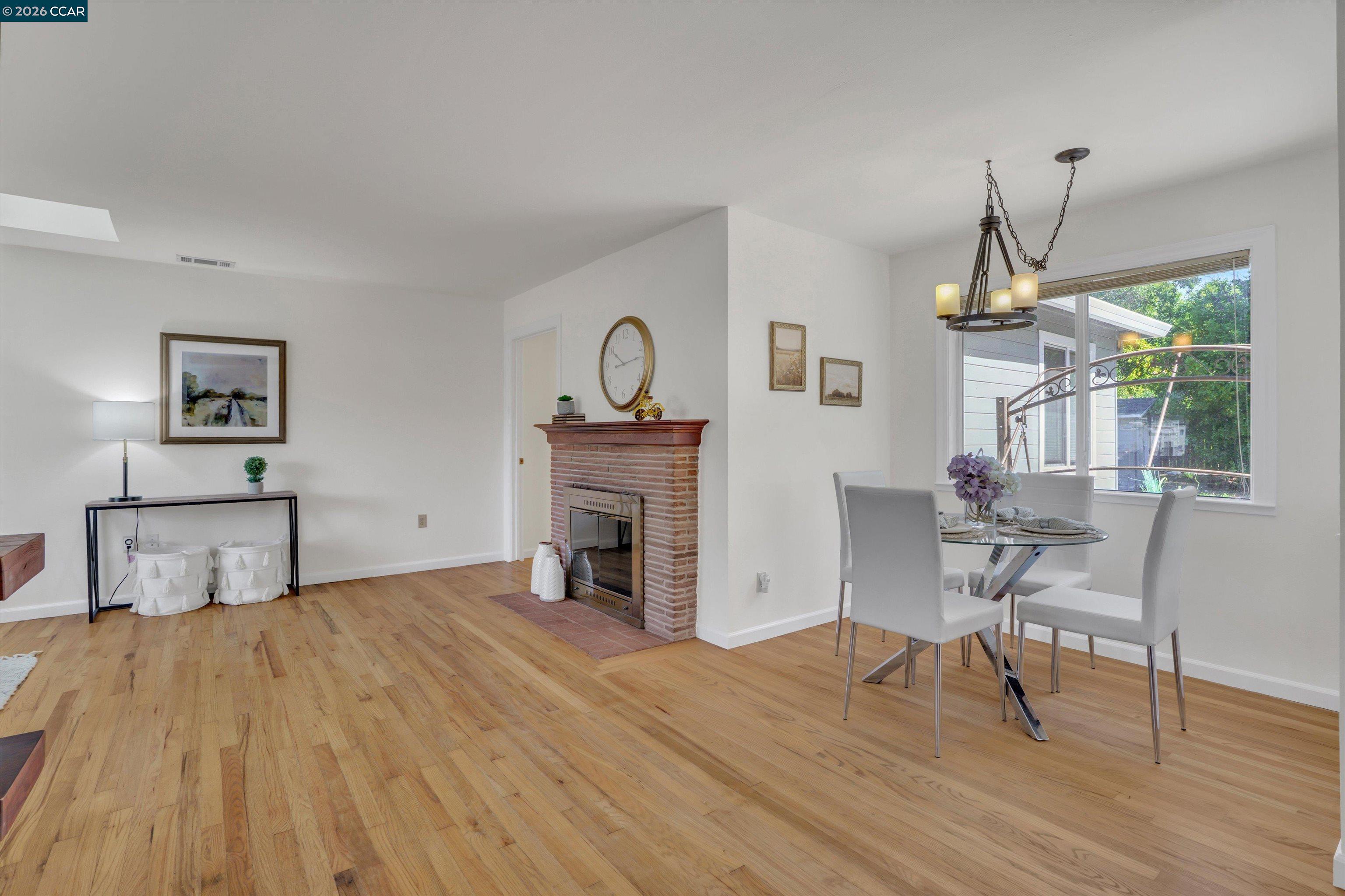 144 Roslyn Dr, Concord CA 94518 — photo 9