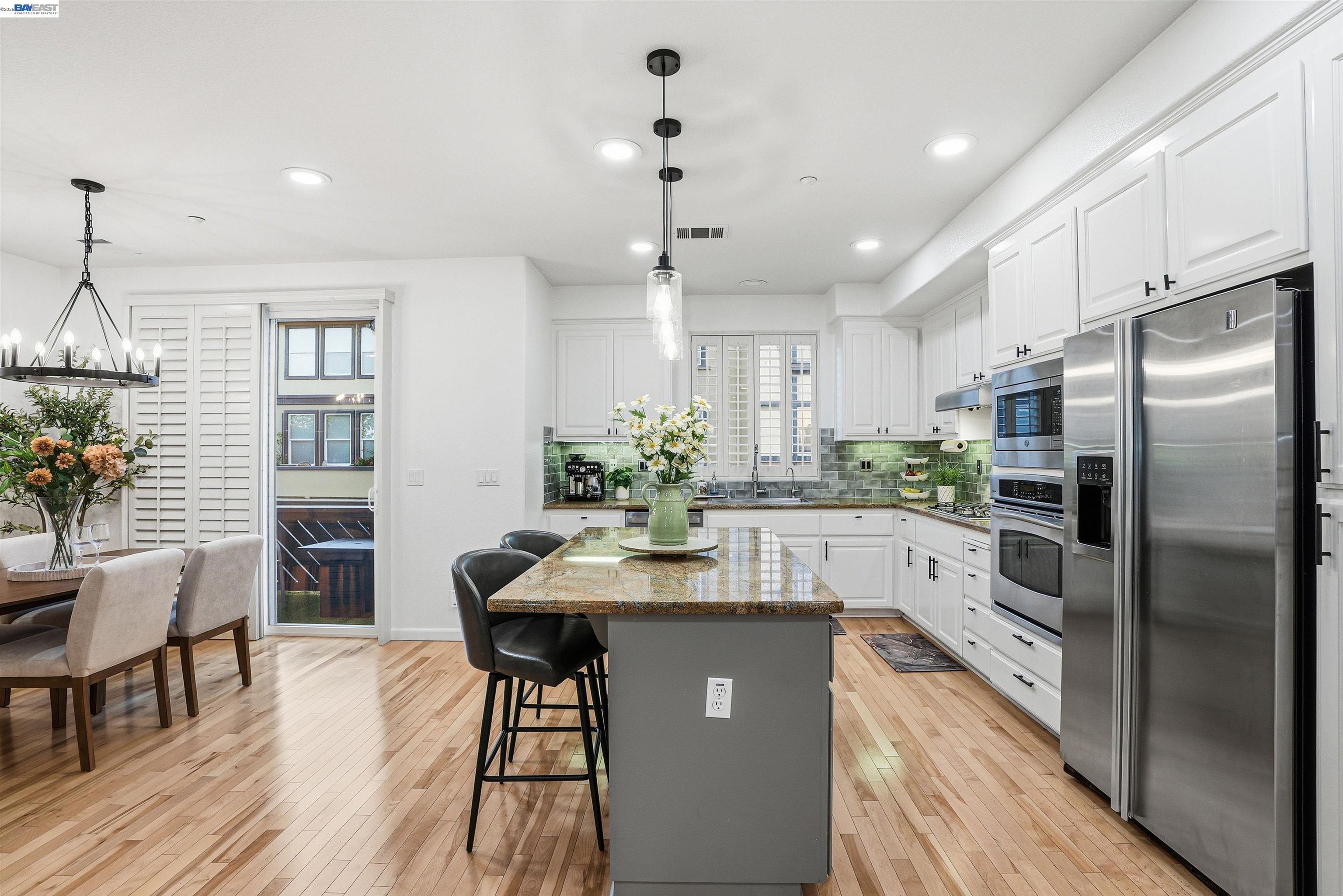 Photo #1: 41135832 Listing: Photo #1