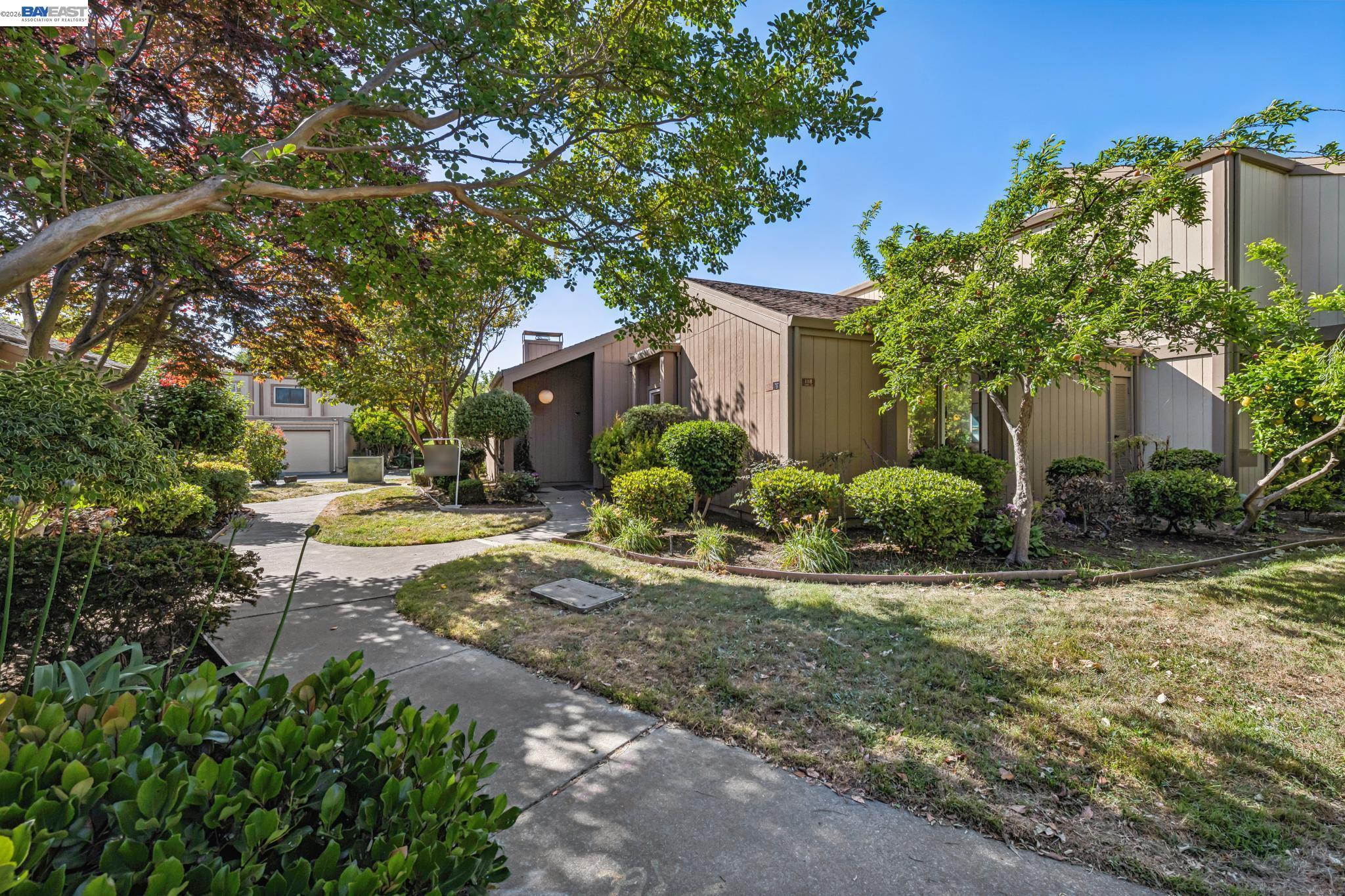 Photo #2: 41135837 Listing: Photo #2