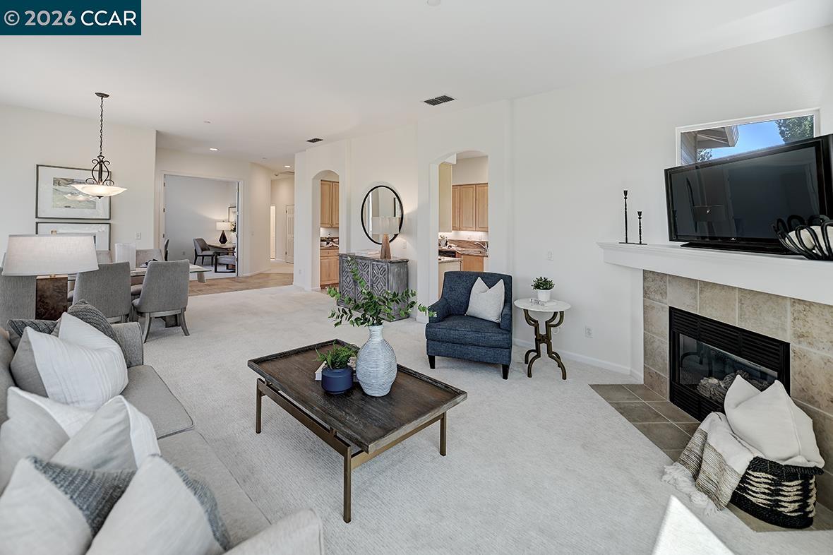 Photo #2: 41135849 Listing: Photo #2