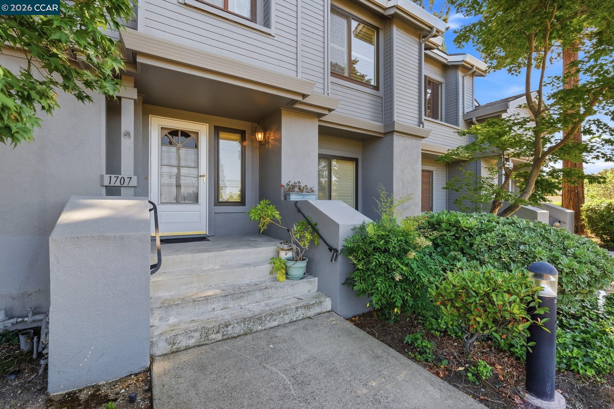 Photo #3: 41135862 Listing: Photo #3