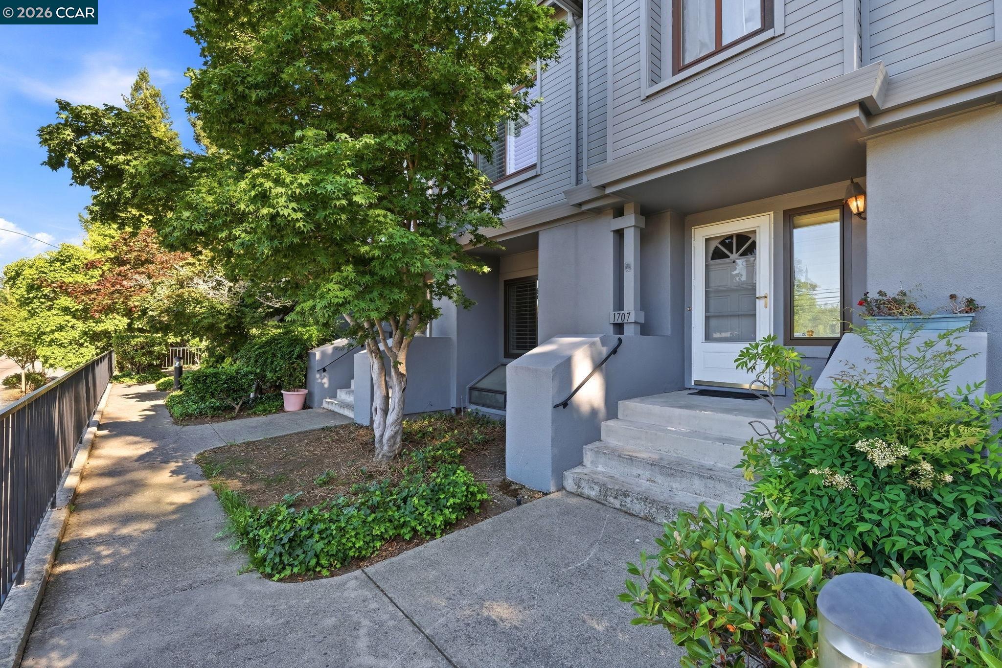 Photo #4: 41135862 Listing: Photo #4