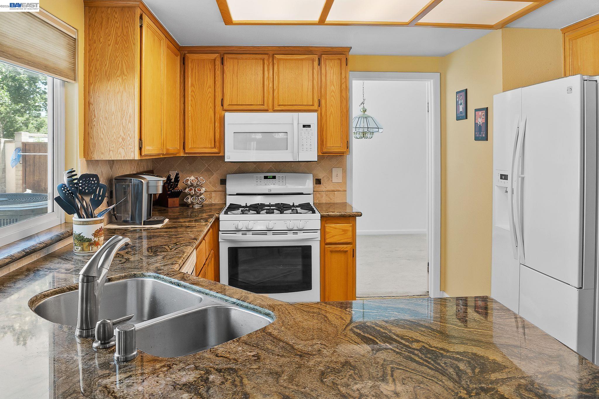 1110 Plymouth Dr, Tracy CA 95376 — photo 9