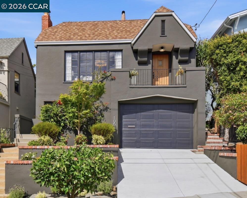 1056 El Centro Ave