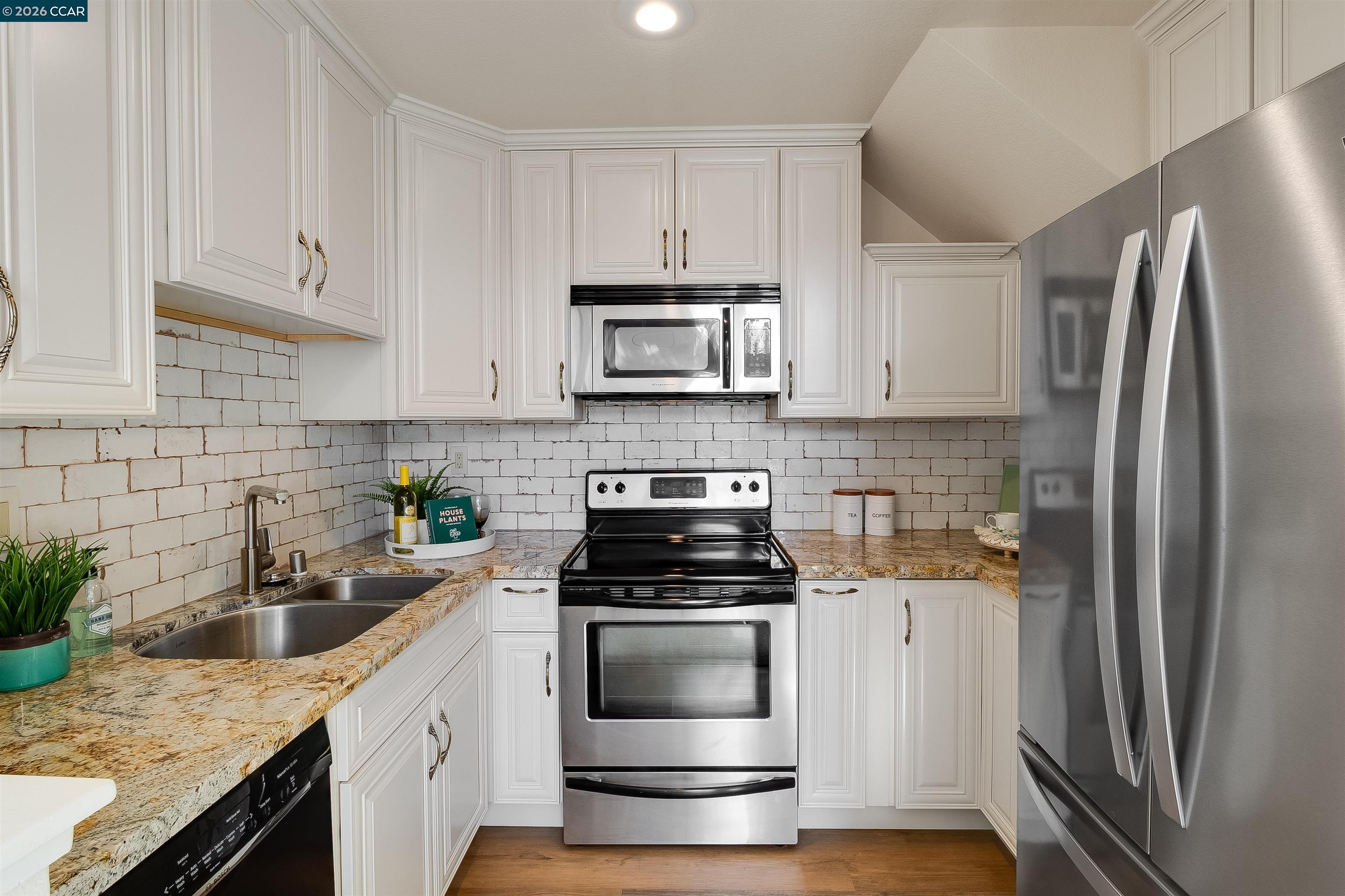 Photo #6: 41135899 Listing: Photo #6