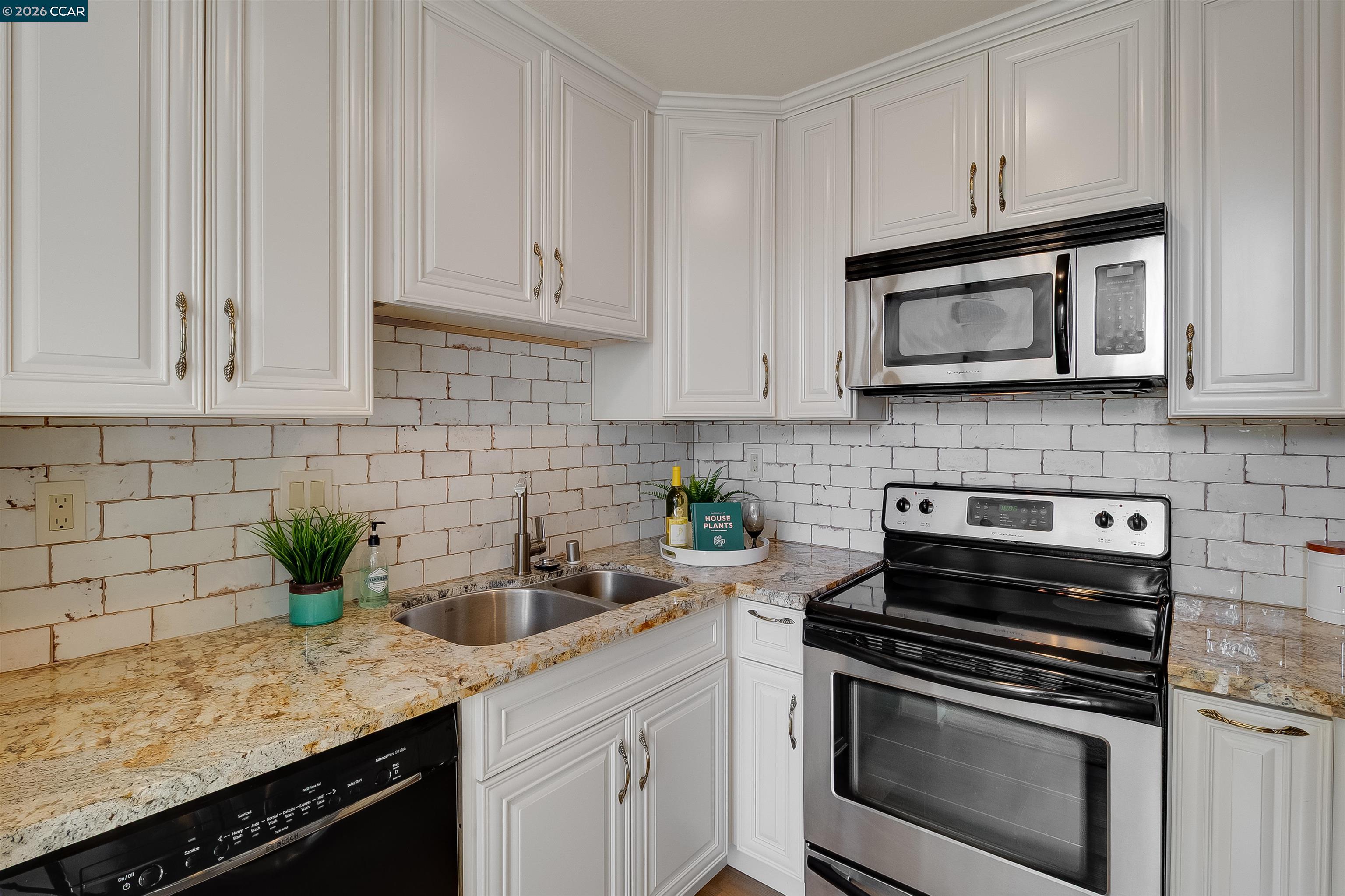 Photo #7: 41135899 Listing: Photo #7