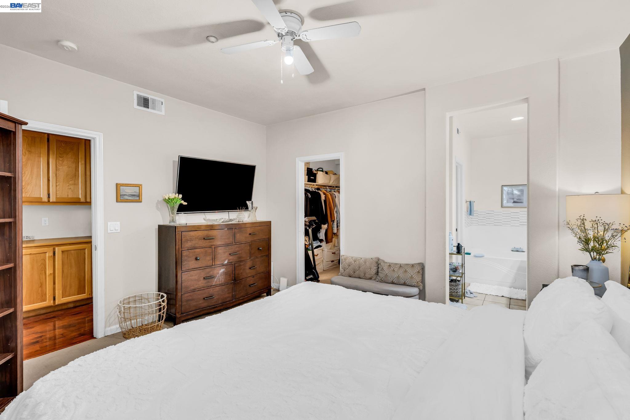 Photo #33: 41135908 Listing: Photo #33