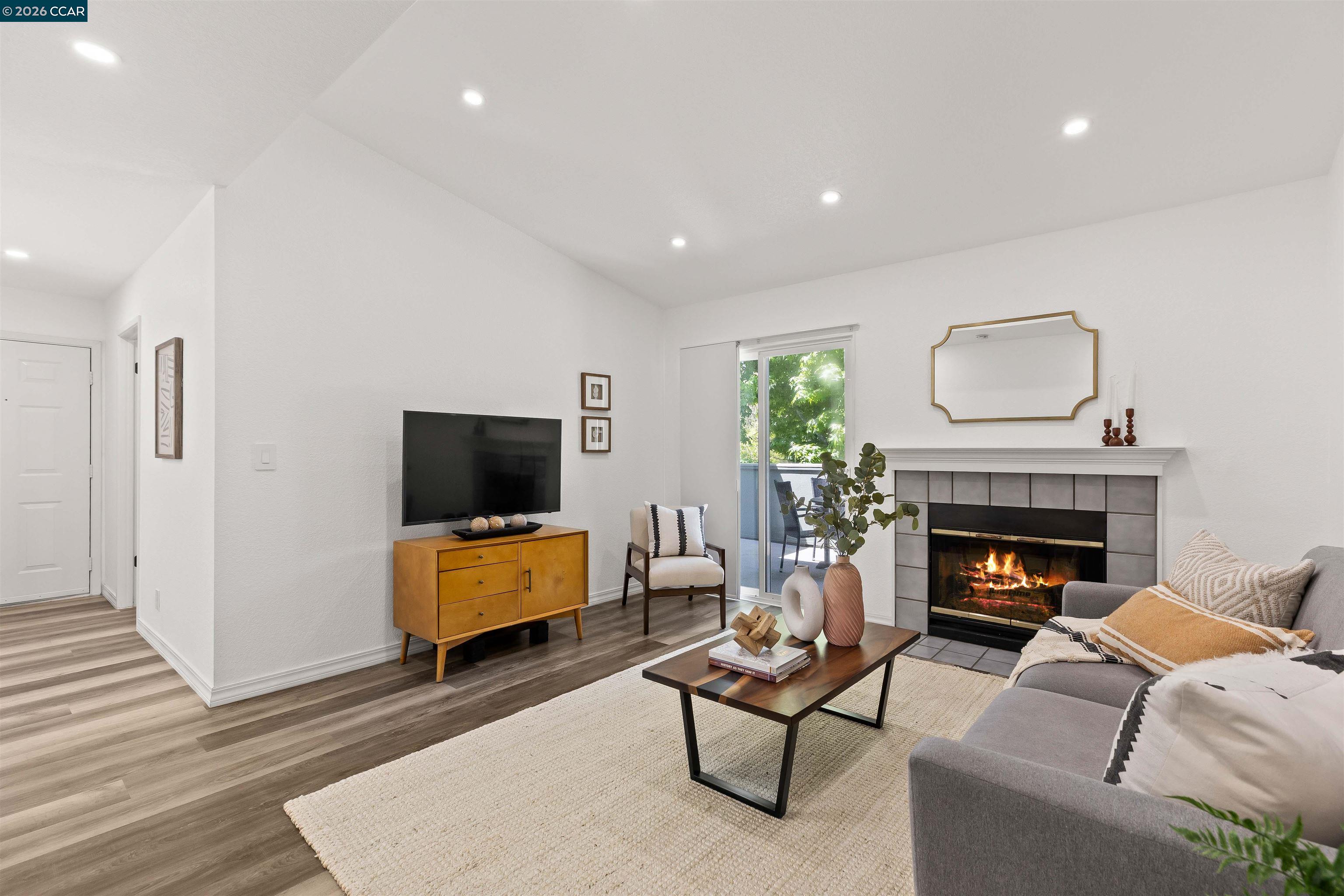 Photo #3: 41135932 Listing: Photo #3