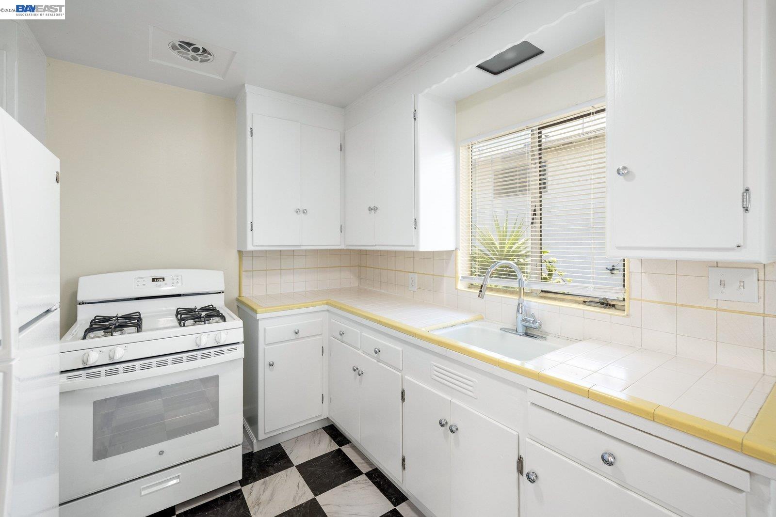 4144 Masterson St, Oakland CA 94619 — photo 25