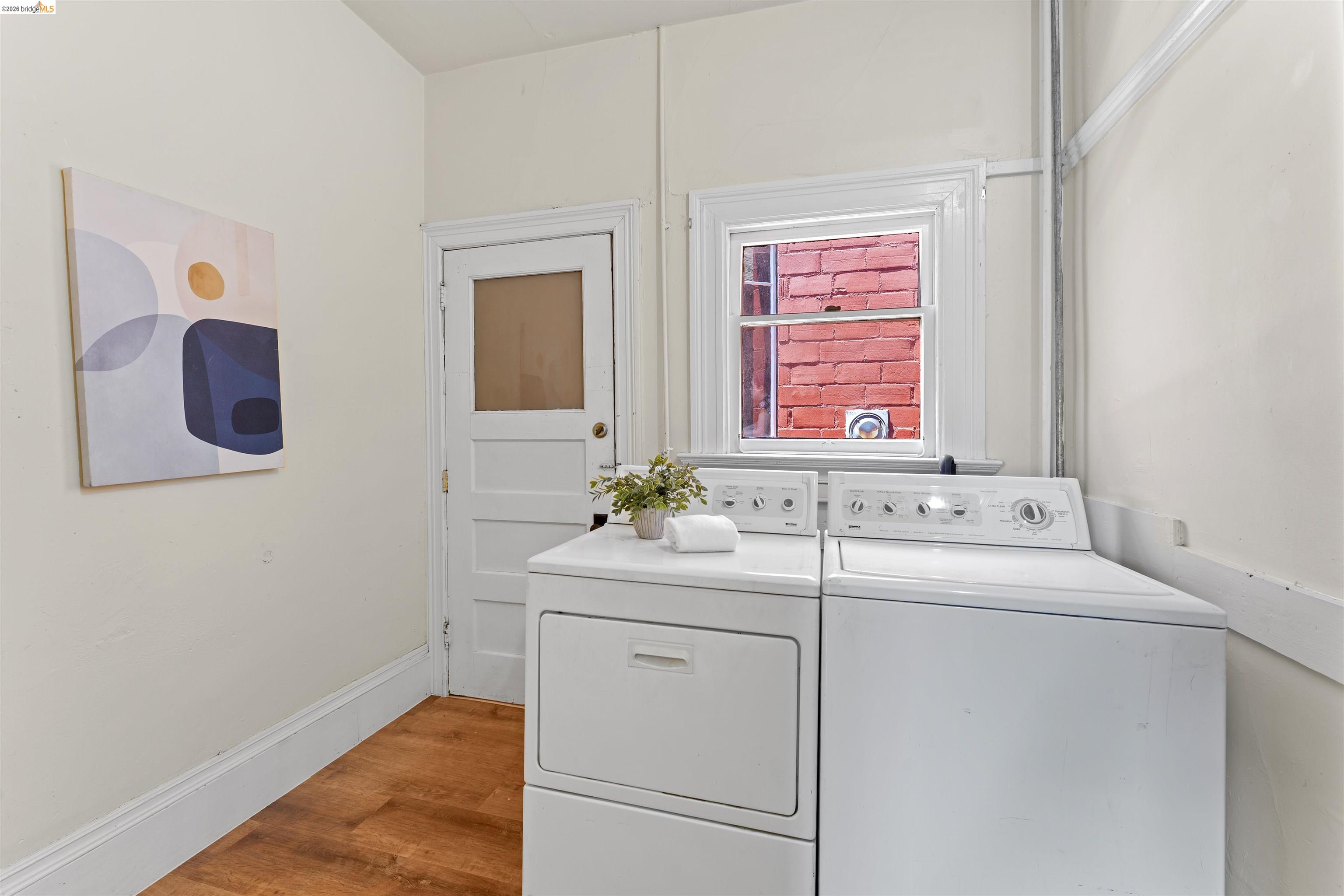 667 10Th St, Oakland CA 94607 — photo 11