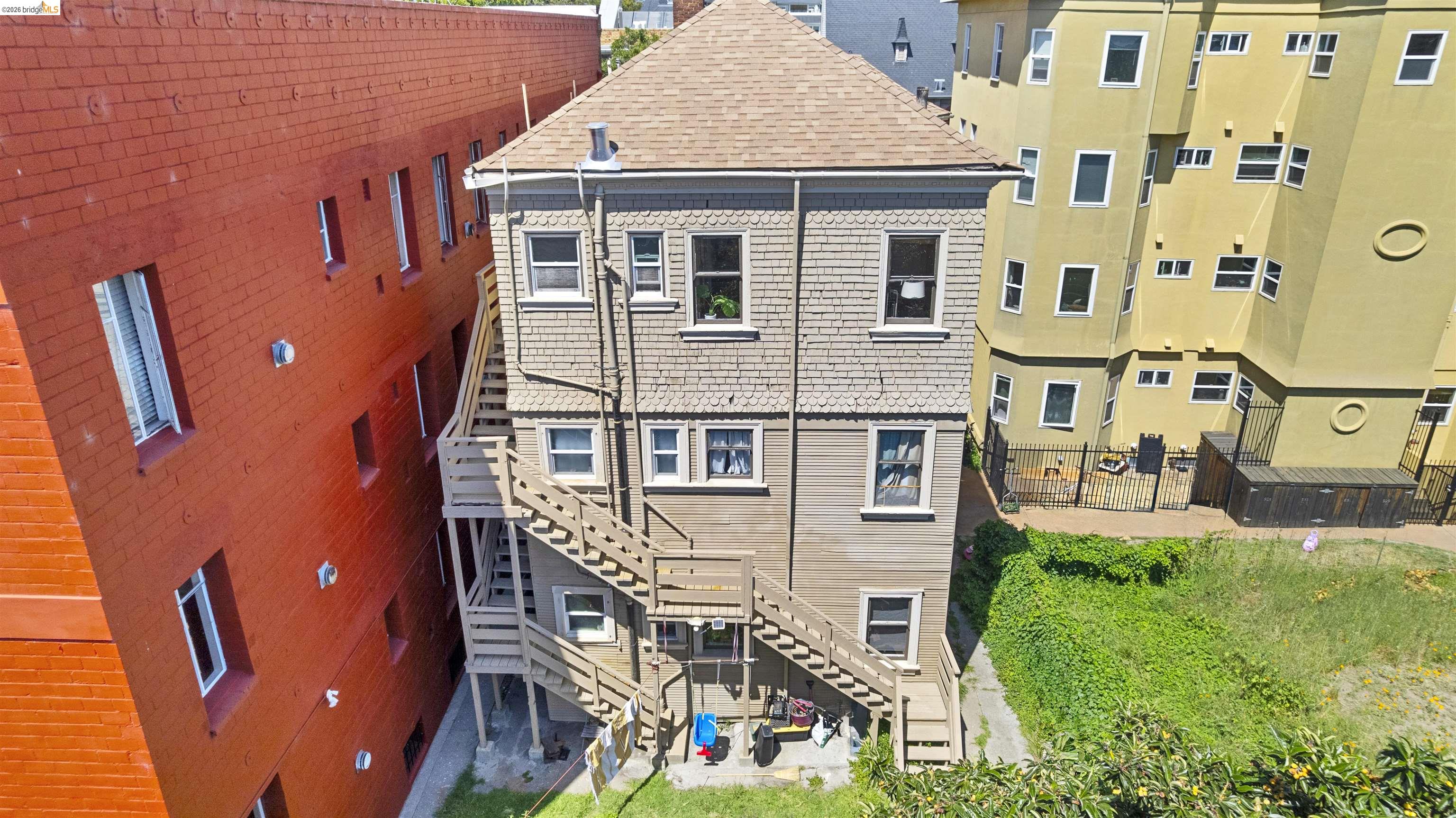 667 10Th St, Oakland CA 94607 — photo 14