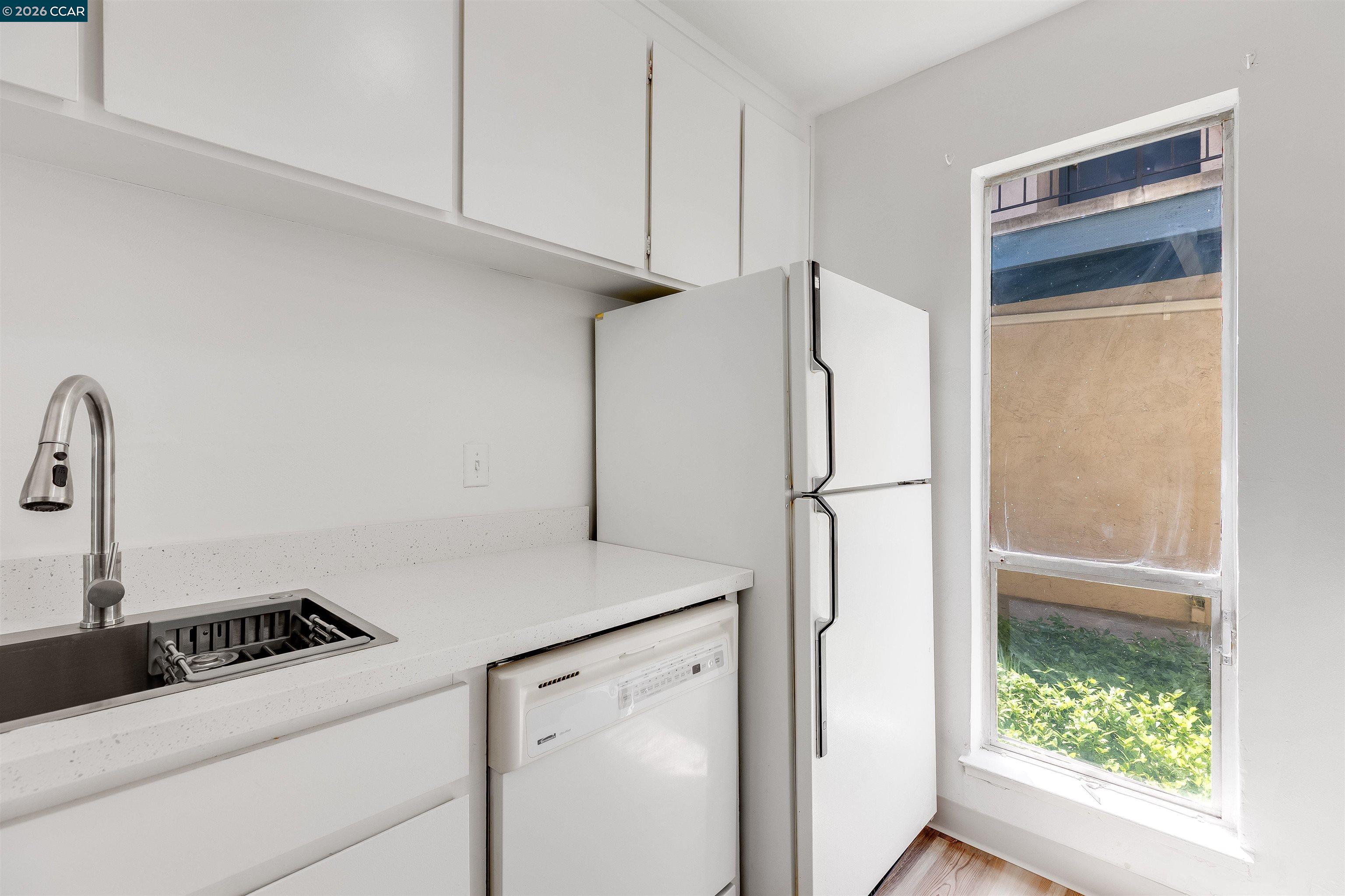 Photo #6: 41136010 Listing: Photo #6