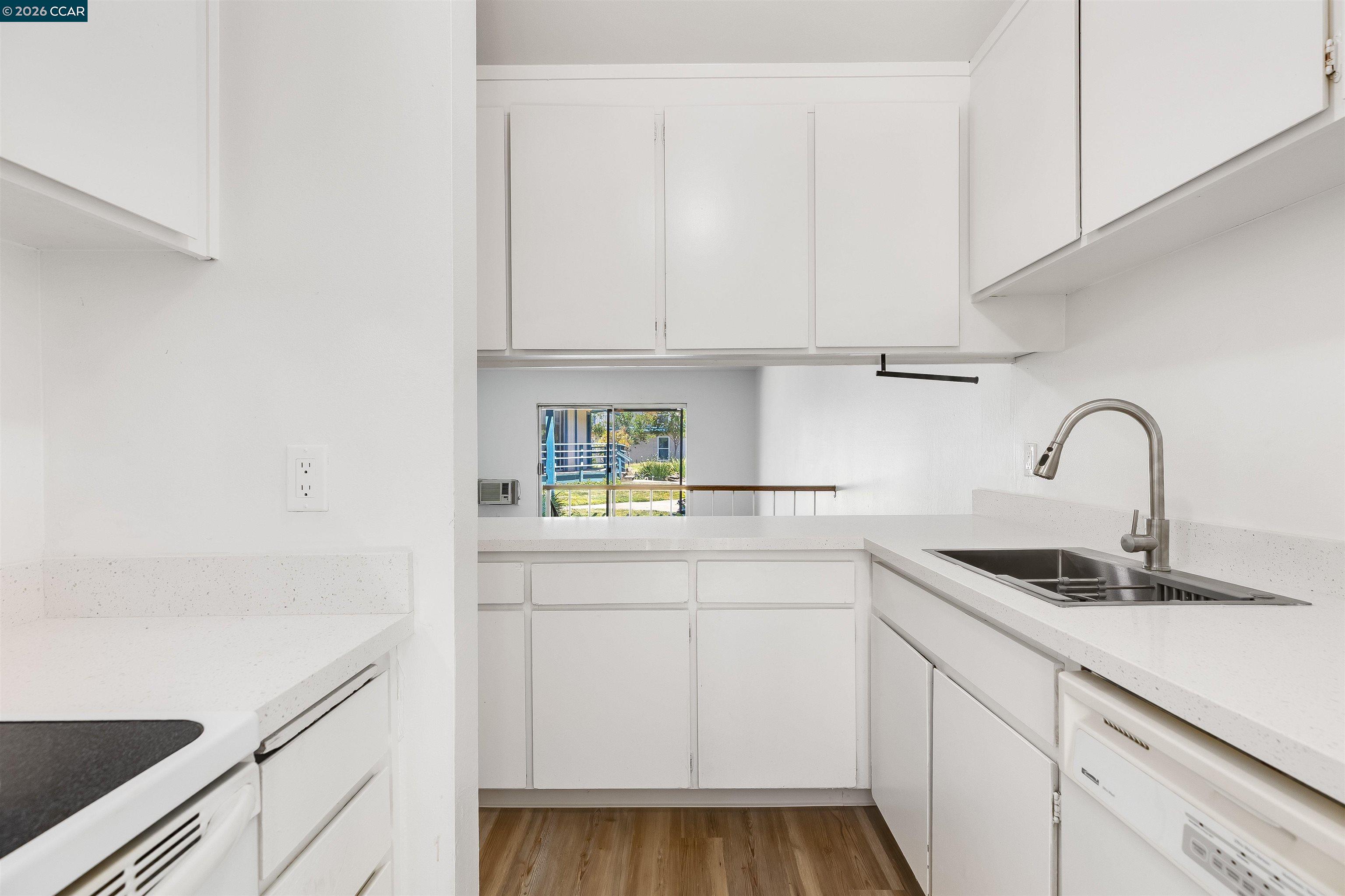 Photo #8: 41136010 Listing: Photo #8