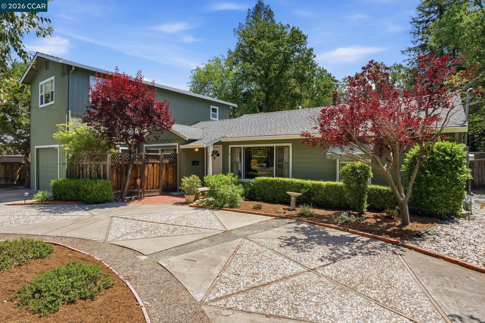 1237 Mountain View Blvd