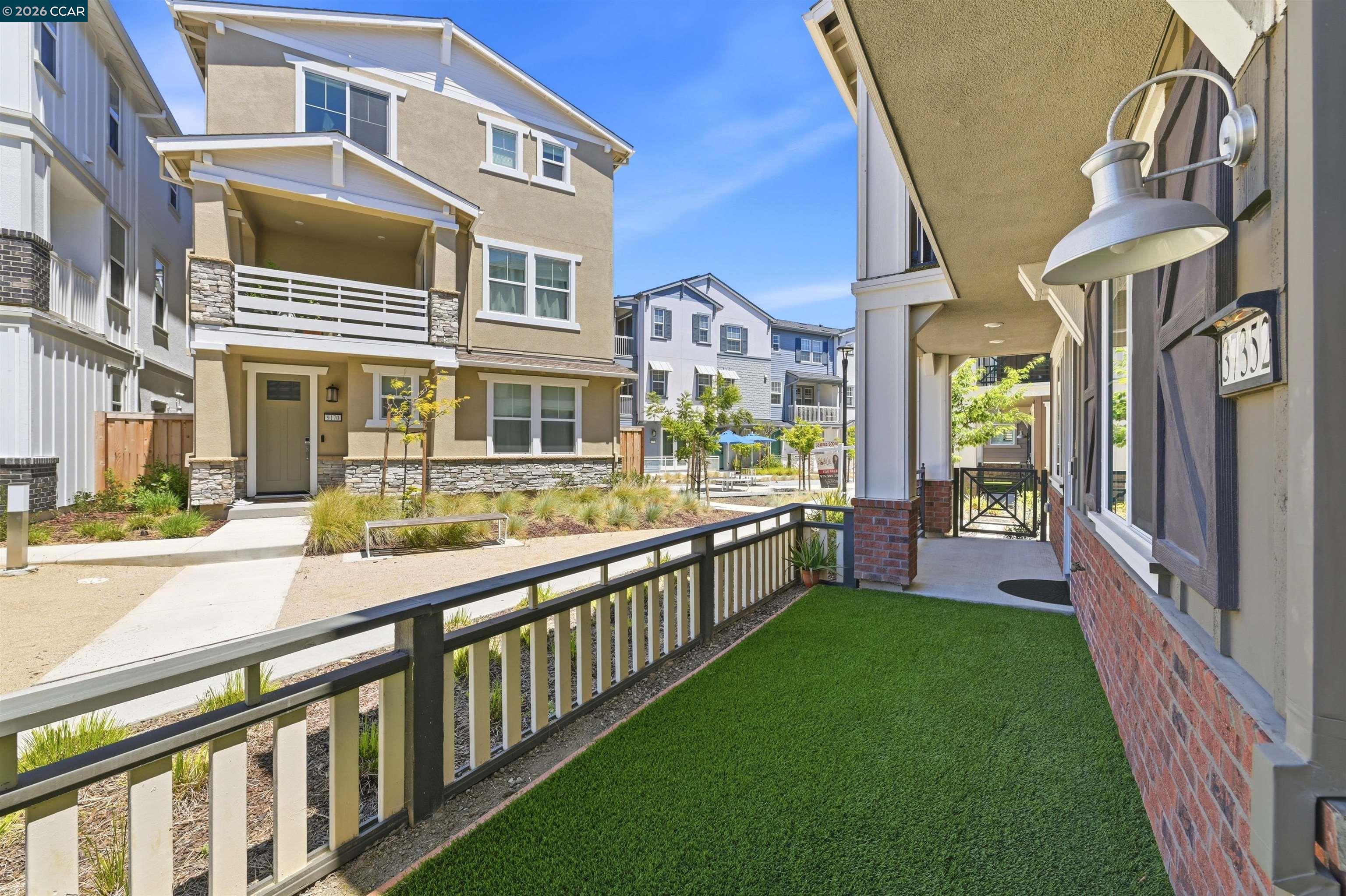 37352 Watersail Way