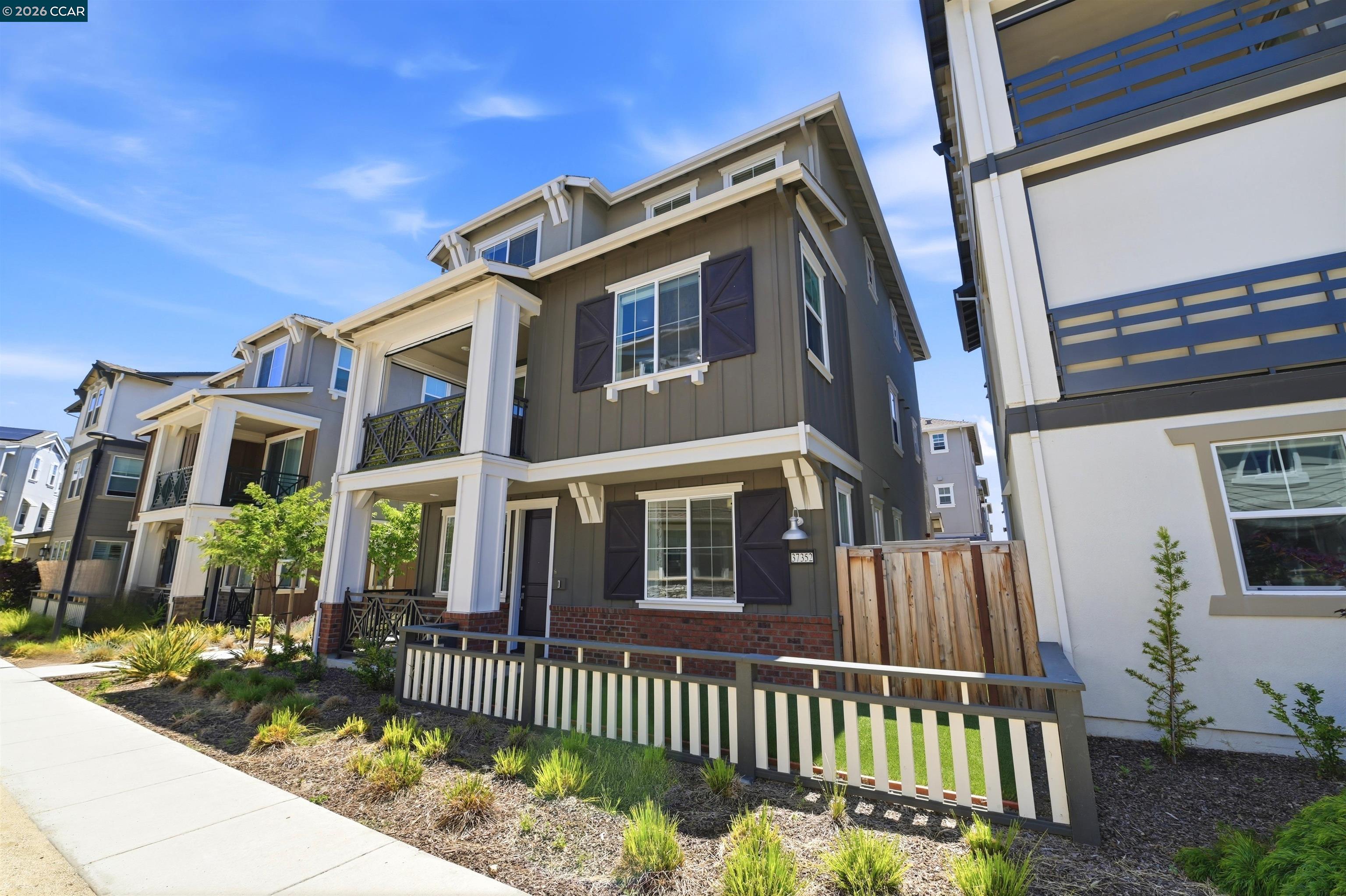 37352 Watersail Way