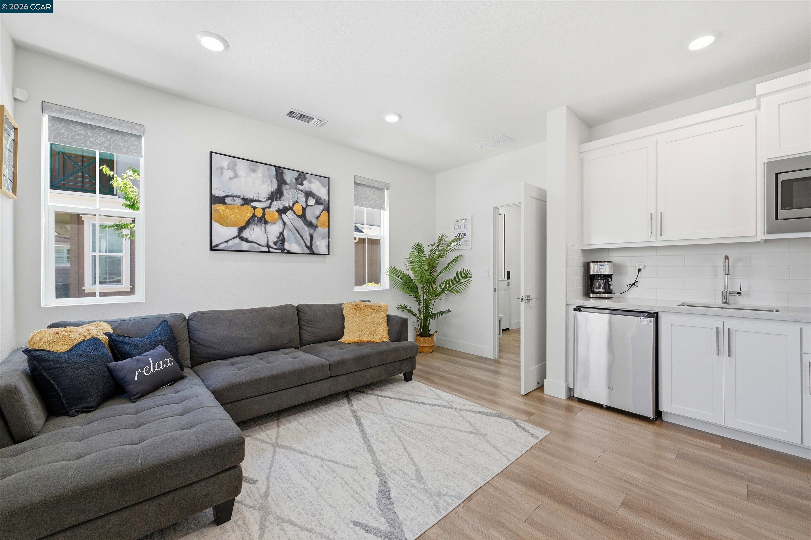 37352 Watersail Way