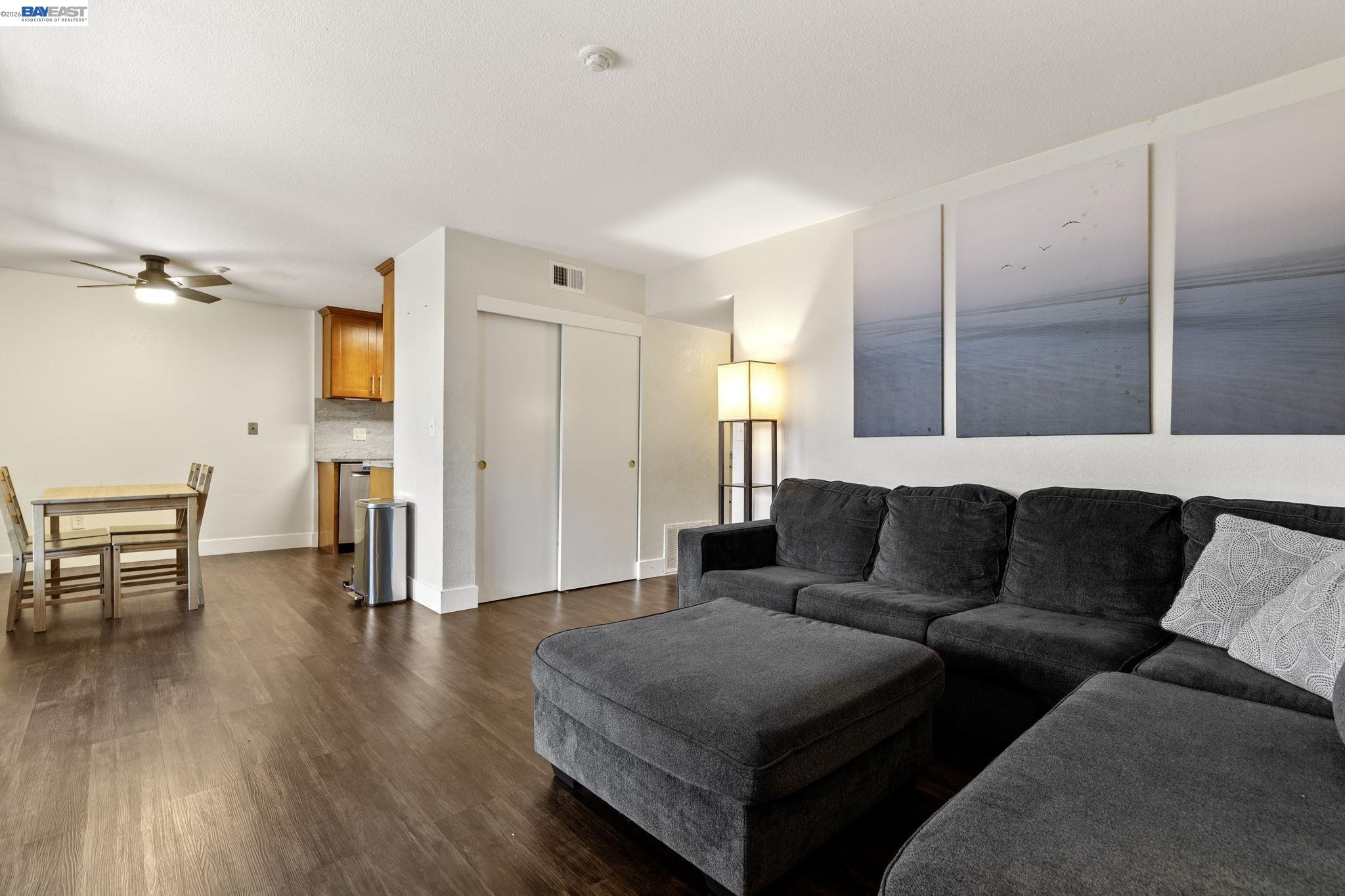 Photo #8: 41136086 Listing: Photo #8