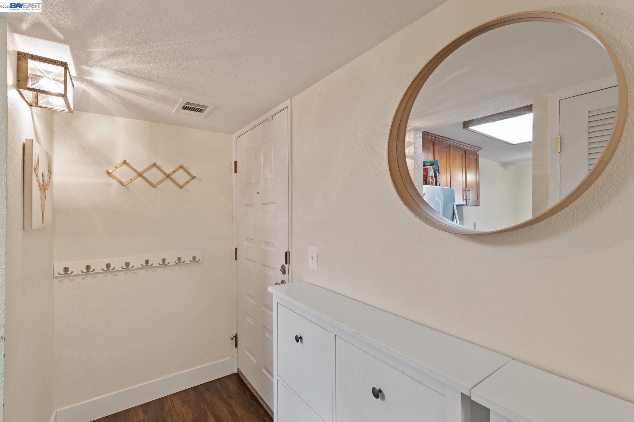 Photo #3: 41136086 Listing: Photo #3