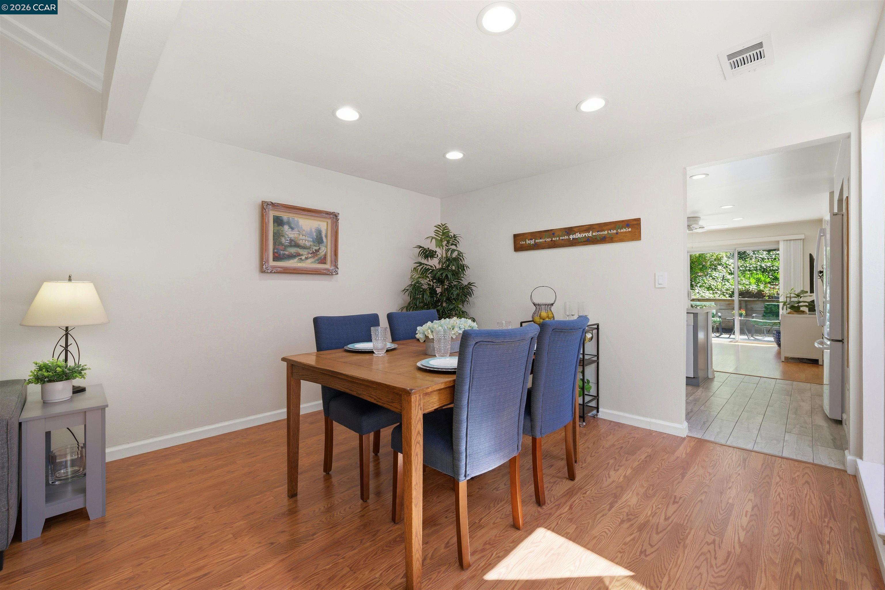 Photo #6: 41136092 Listing: Photo #6