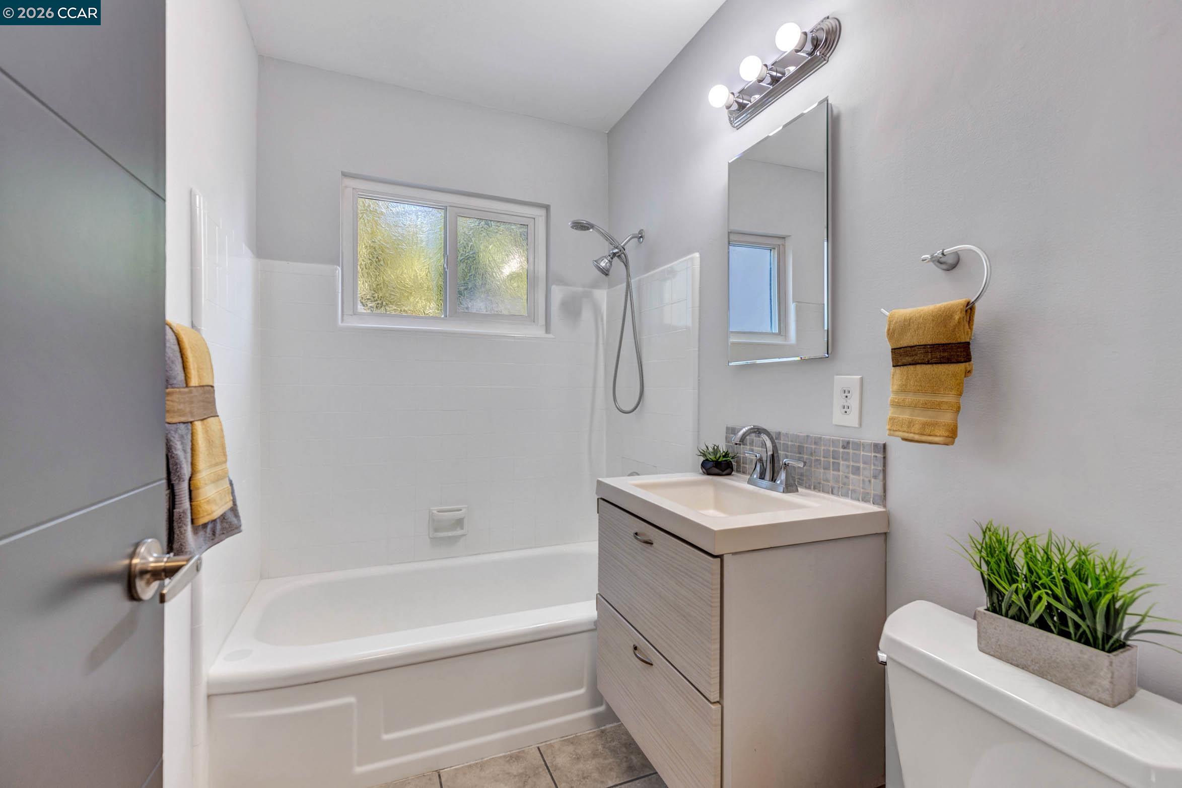 1162 Francine Ct, Concord CA 94518 — photo 18