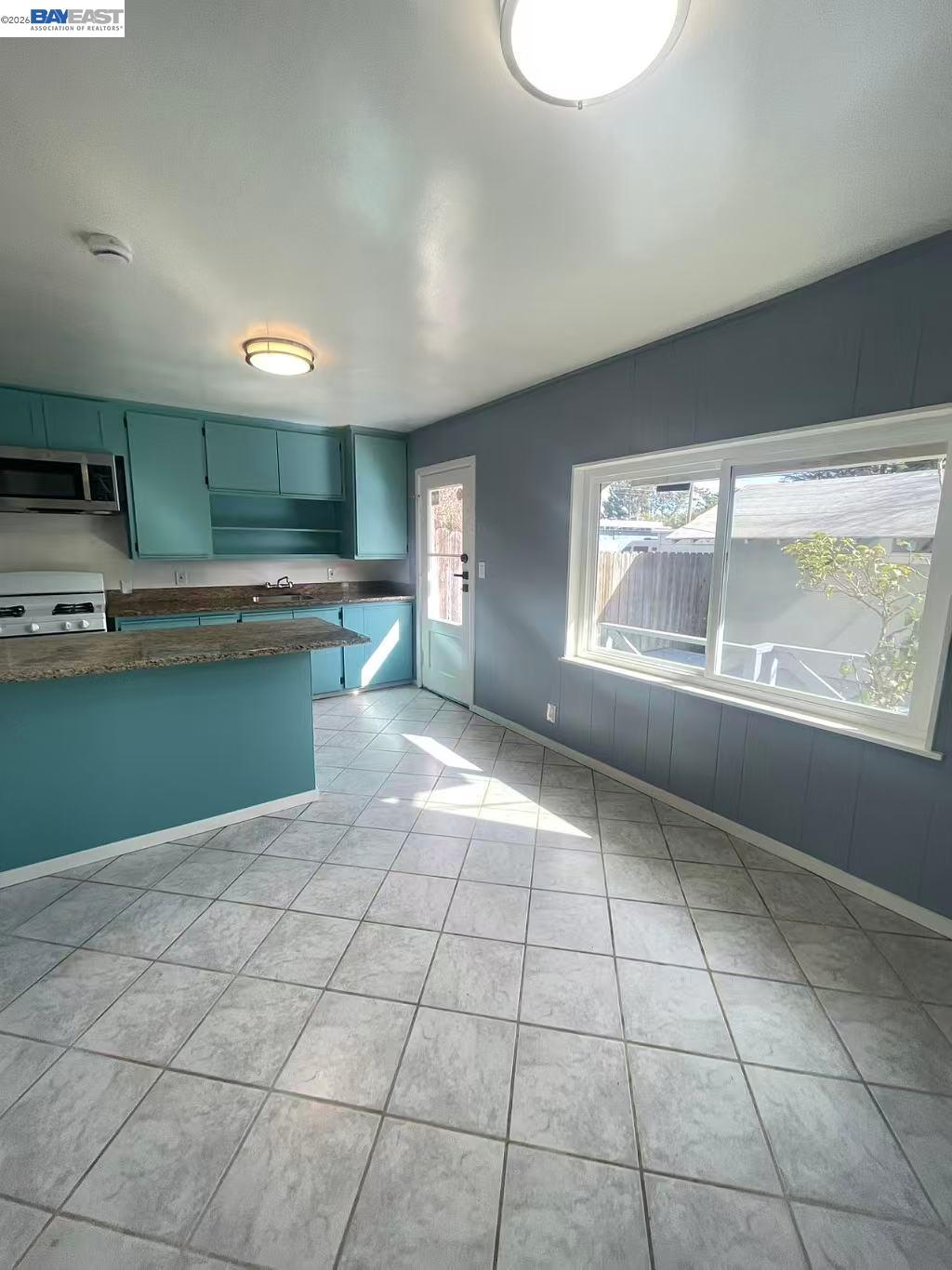 Photo #6: 41136104 Listing: Photo #6