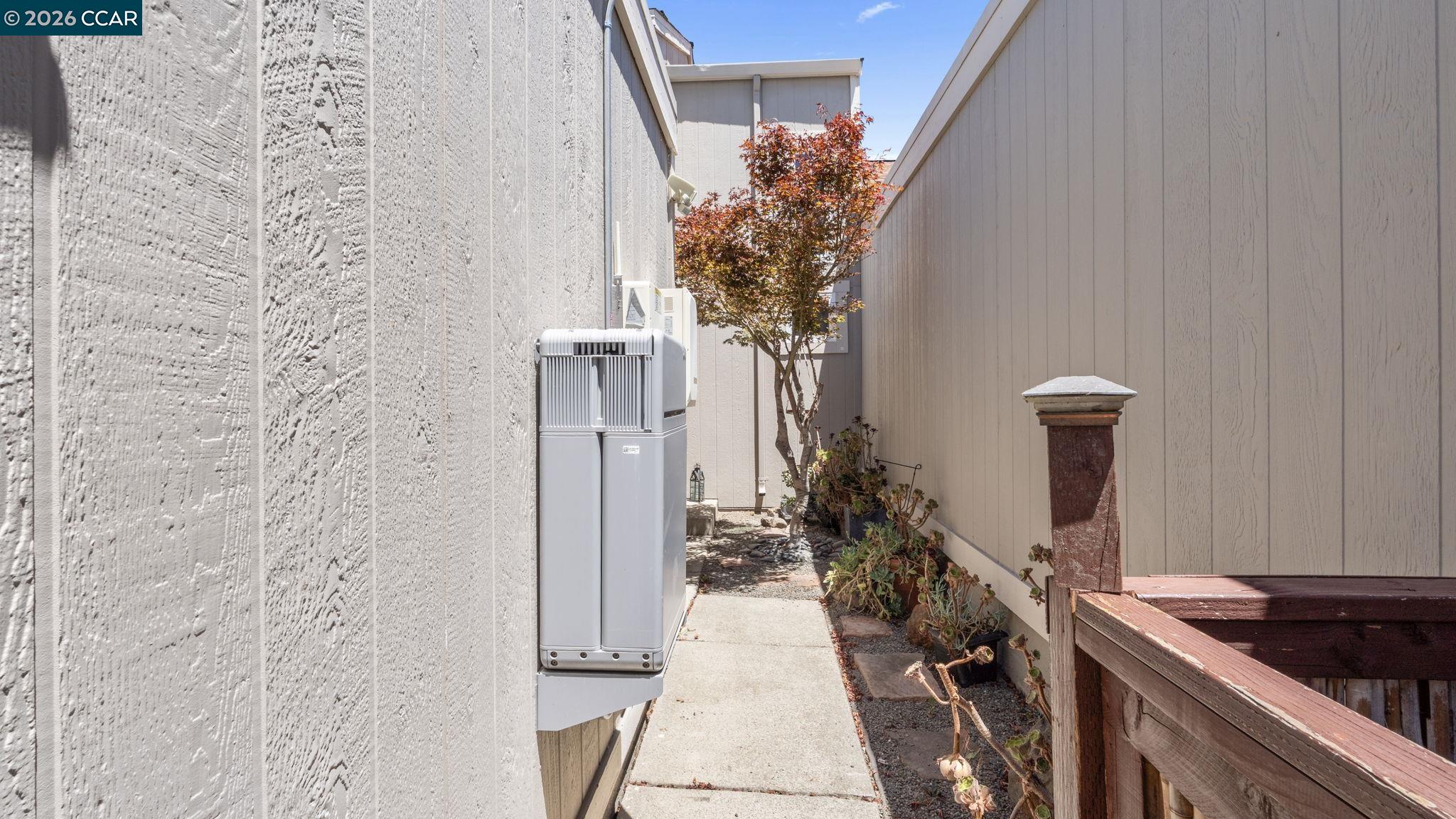 6451 Parklane Plz, Martinez CA 94553 — photo 2