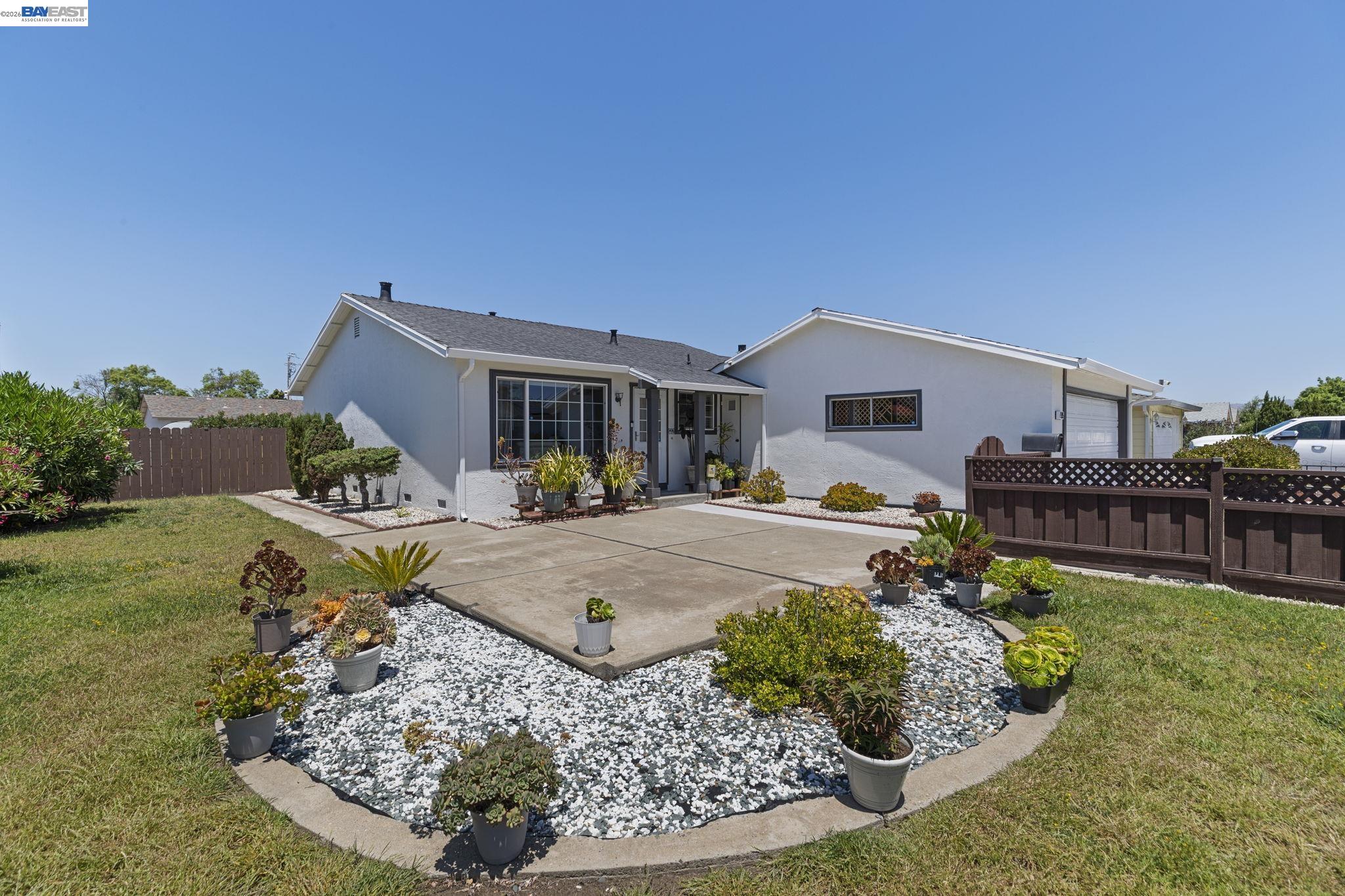 Front Image Thumbnail for BE41136117