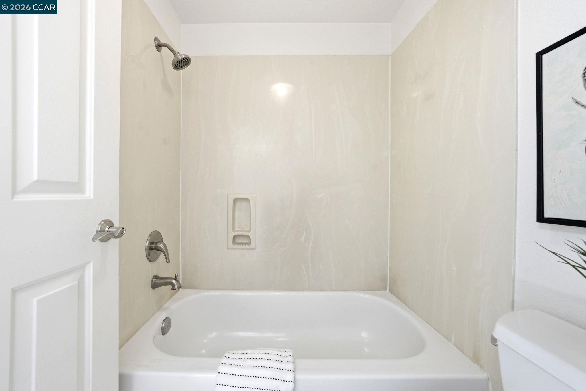 Photo #23: 41136121 Listing: Photo #23
