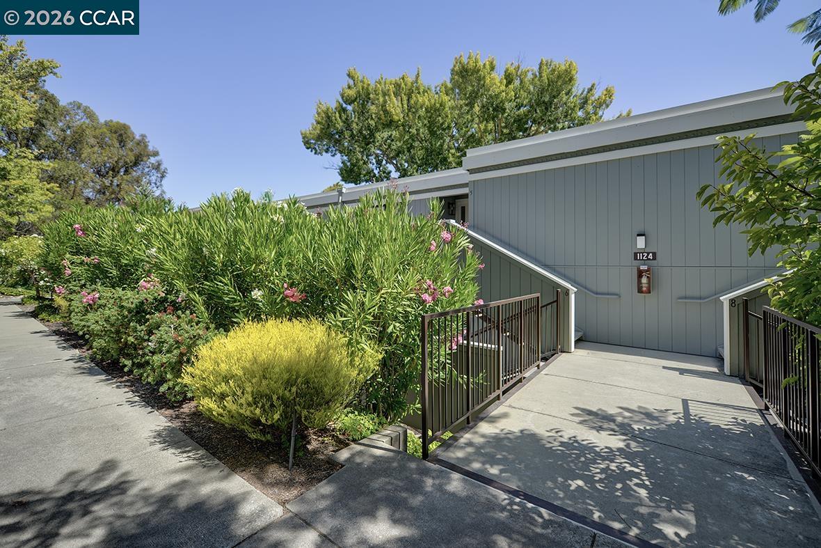 Photo #41: 41136124 Listing: Photo #41