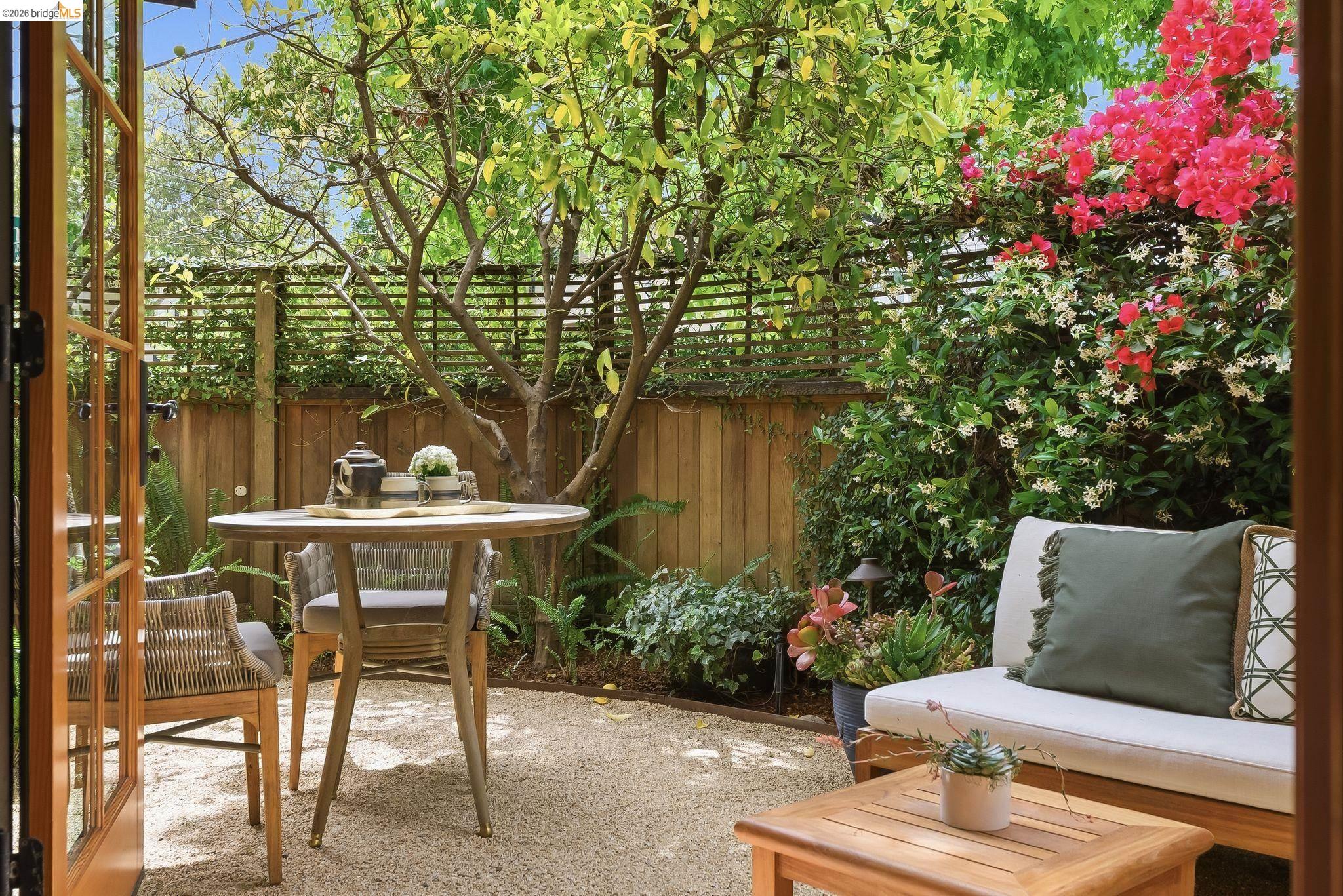 6401 Benvenue Avenue, Oakland CA 94618 — photo 23
